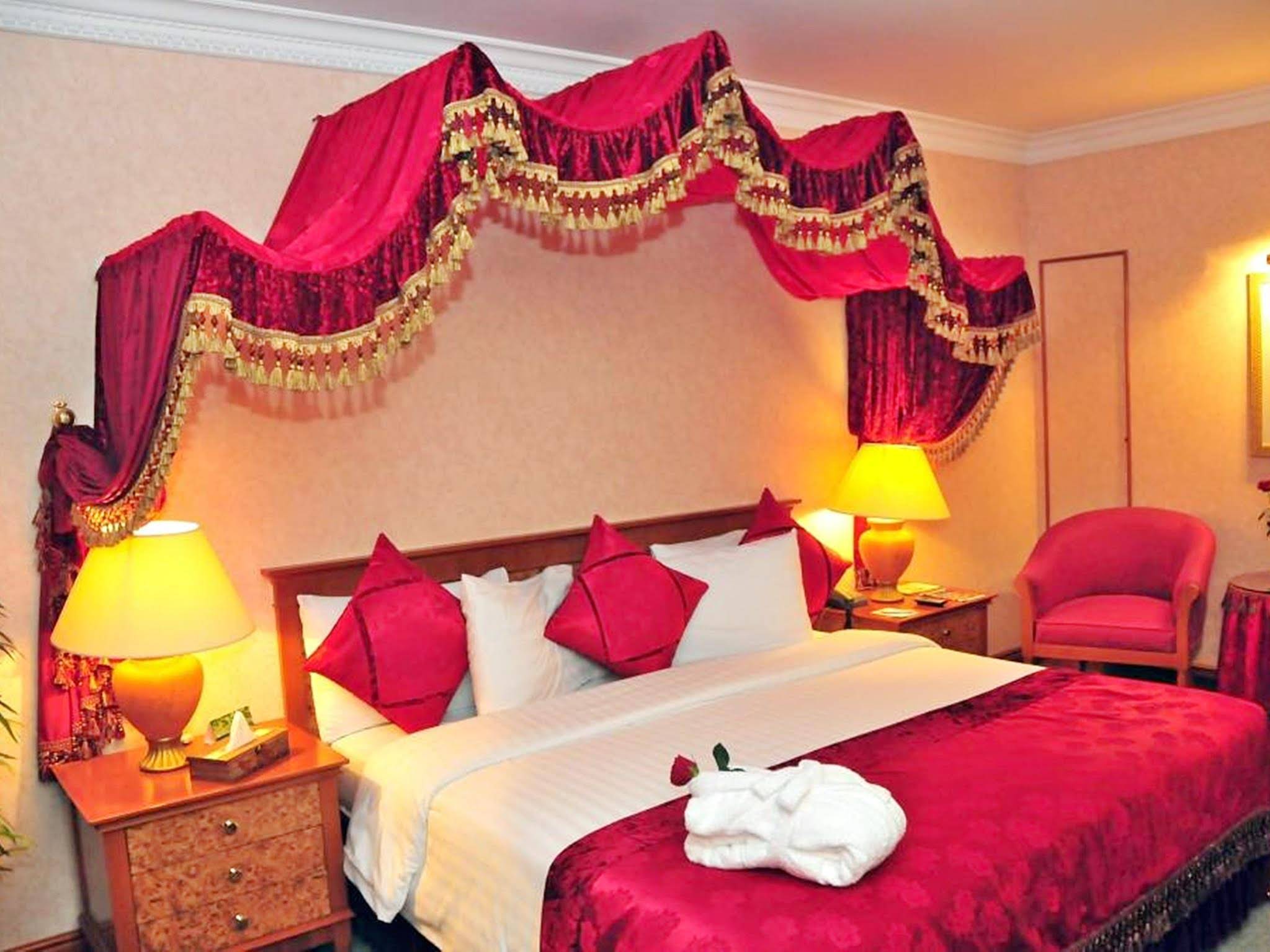 Hotel Holiday International