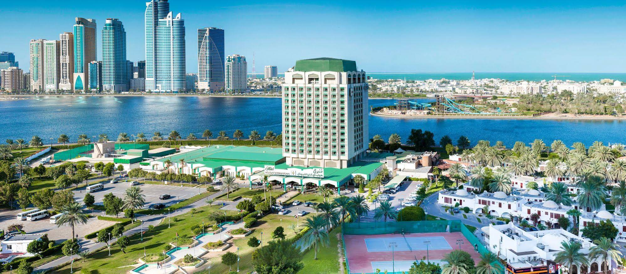Hotel Holiday International