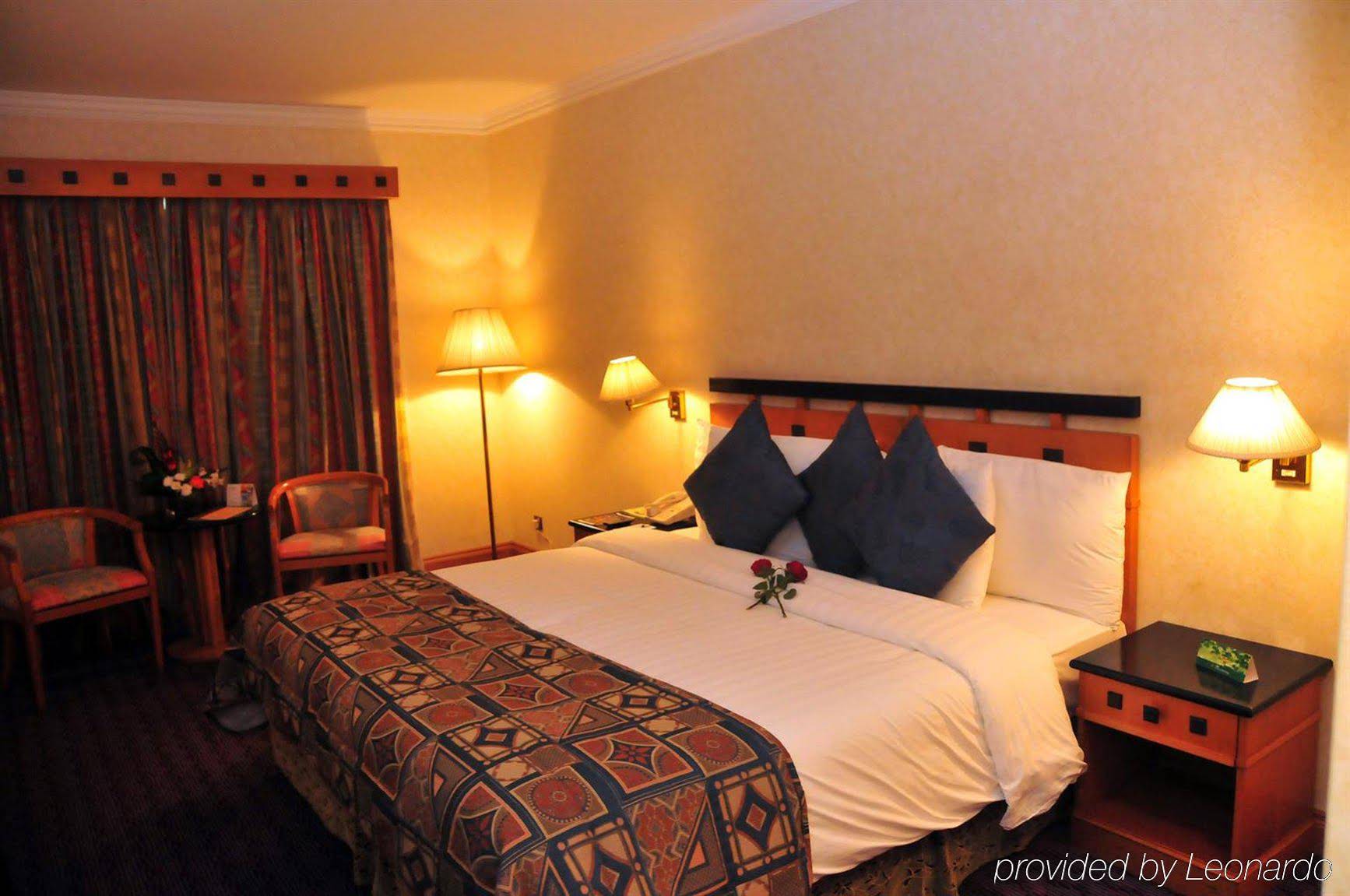 Hotel Holiday International