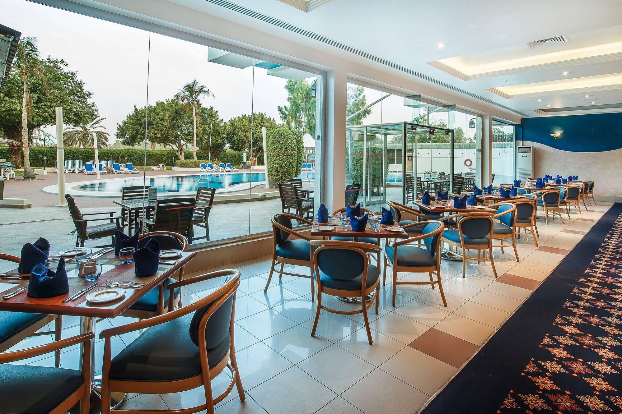 Hotel Holiday International