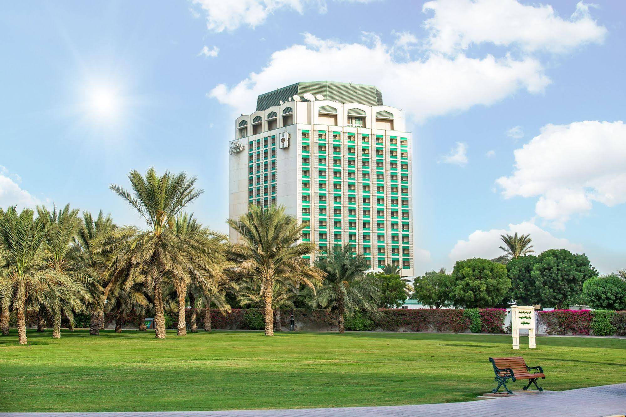 Hotel Holiday International
