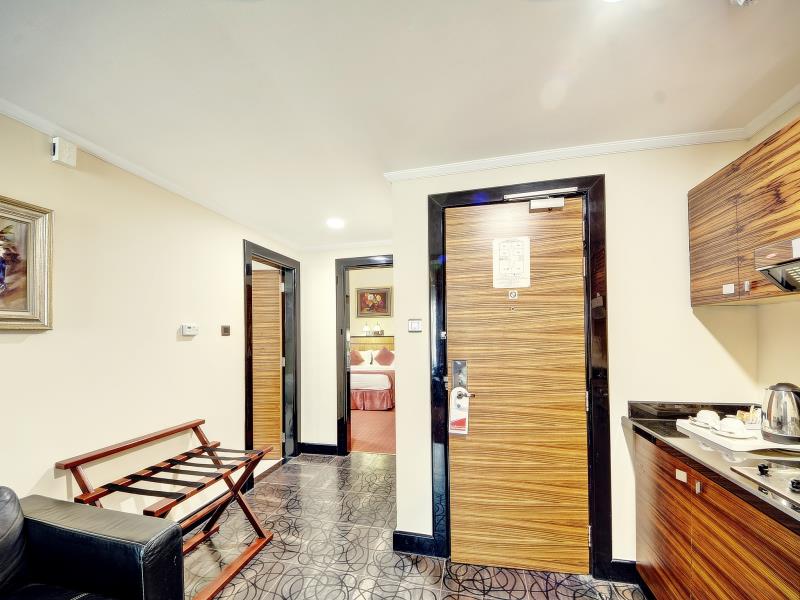 Creek Gate Hotel-Baithans