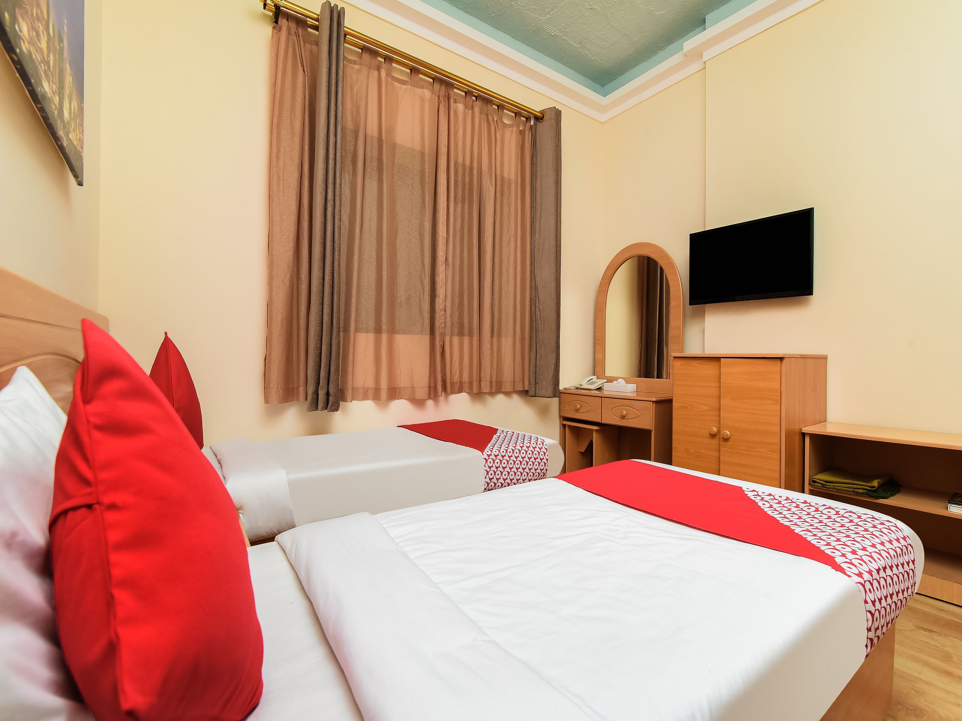 Sama Hotel by OYO Rooms