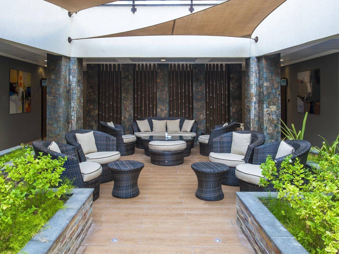 Pearl Hotel