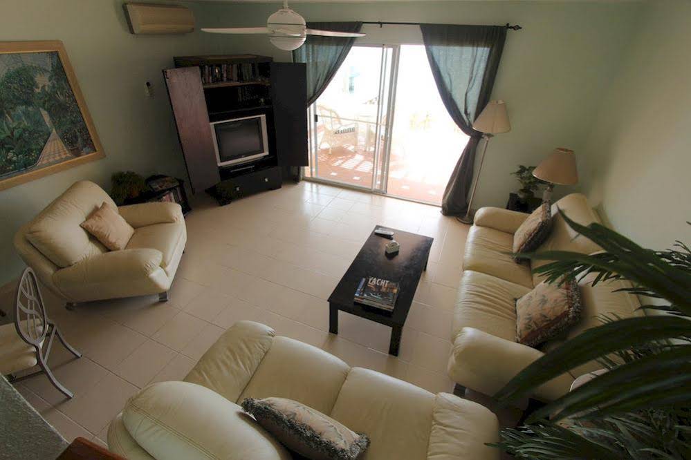Jolly Villas