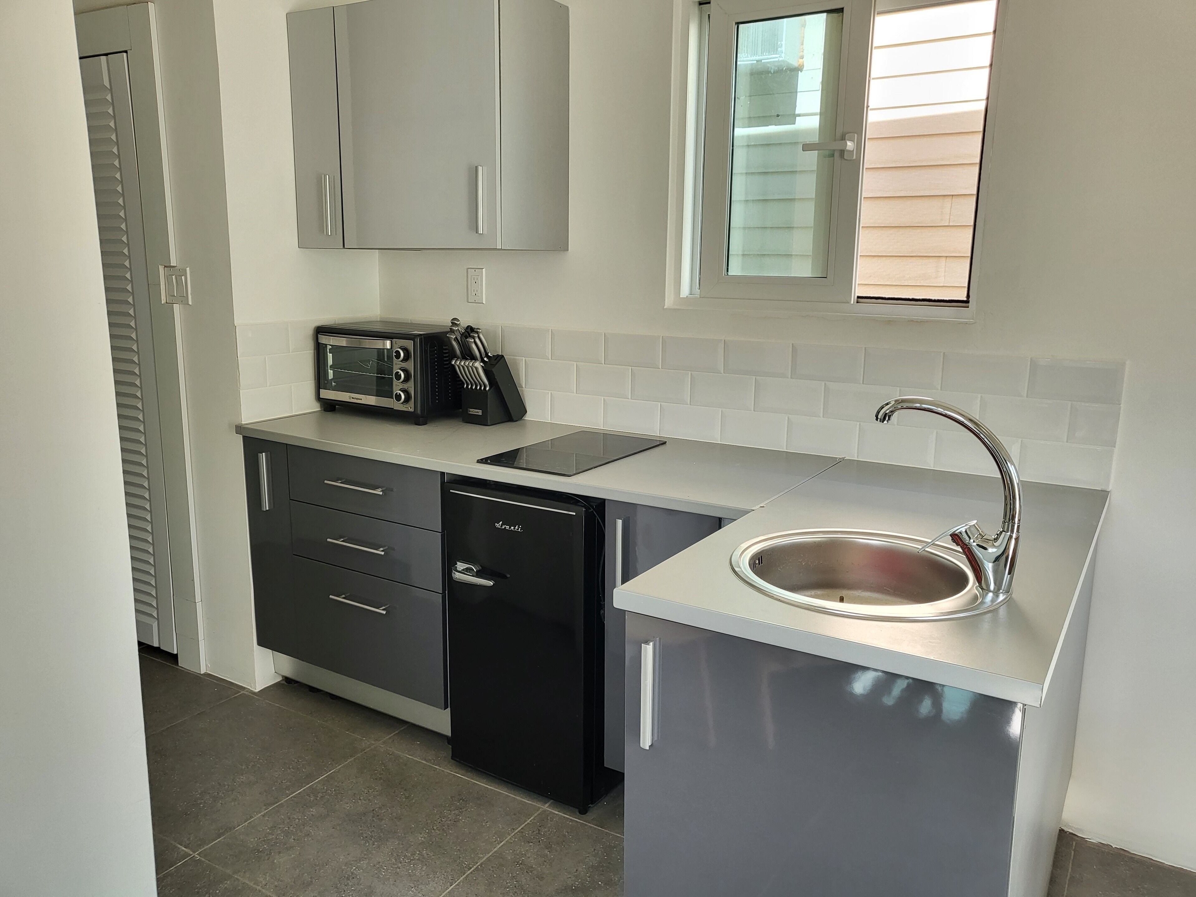 Crawlbay Suites