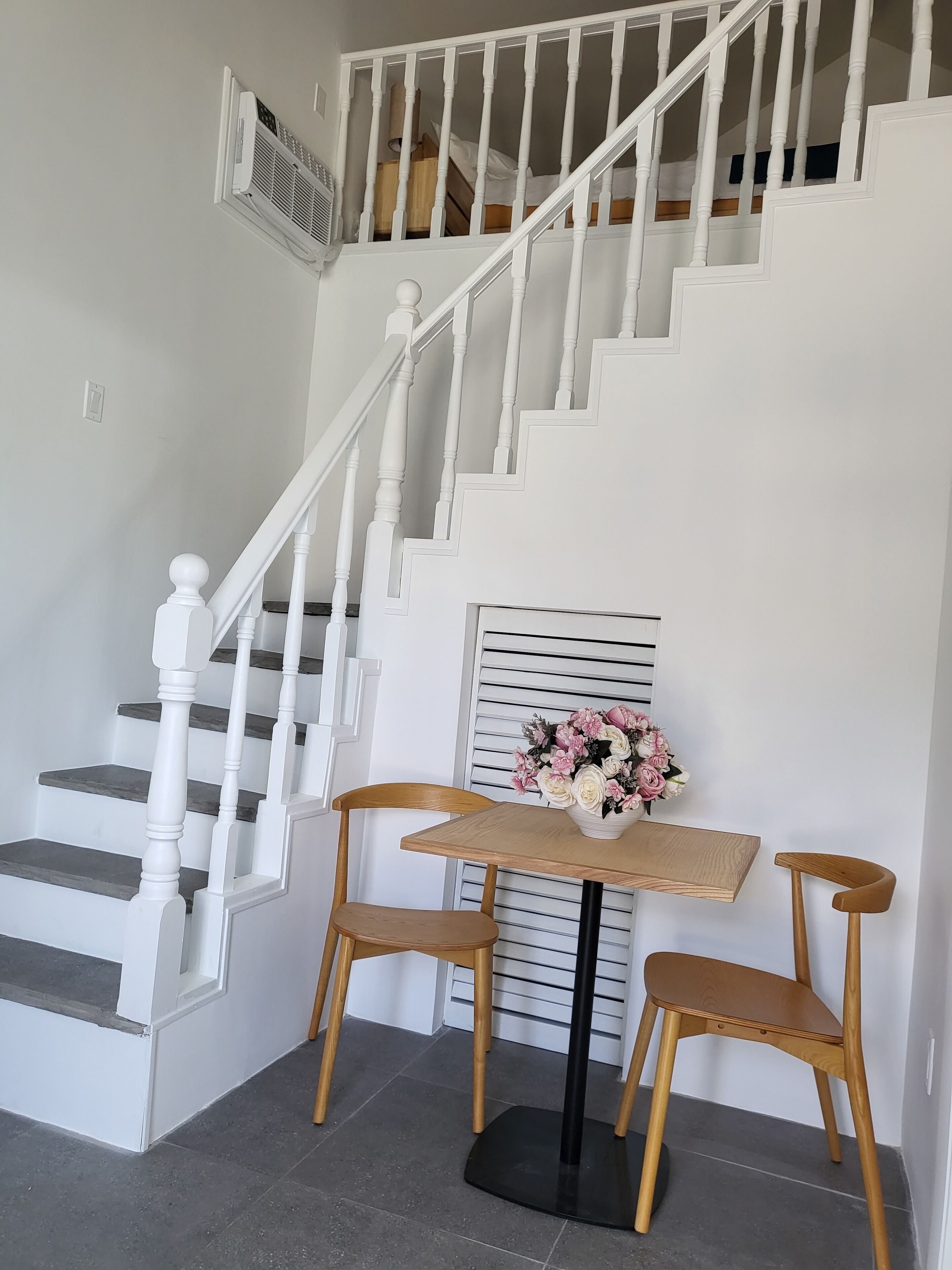 Crawlbay Suites