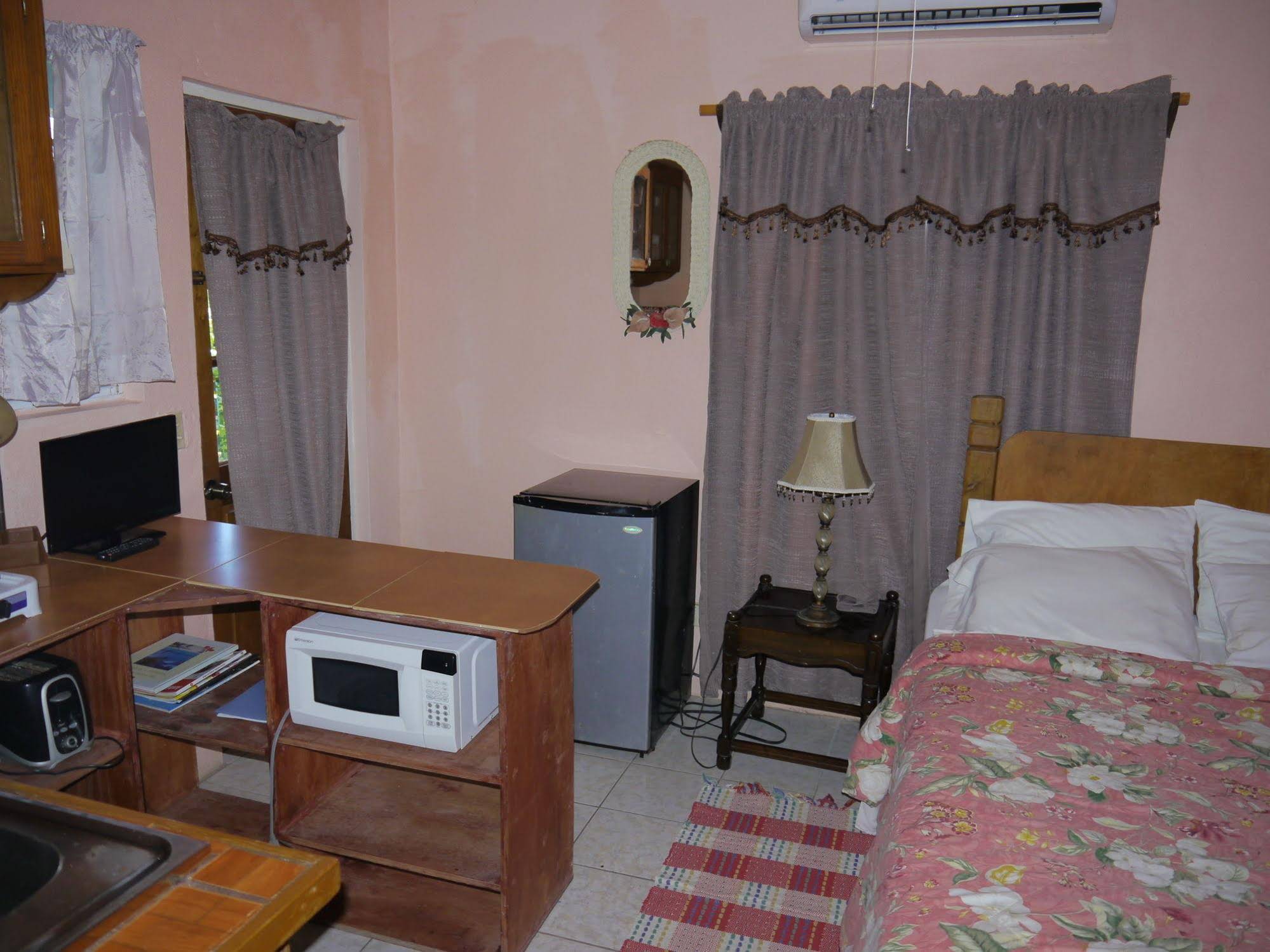 Ellen Bay Cottages