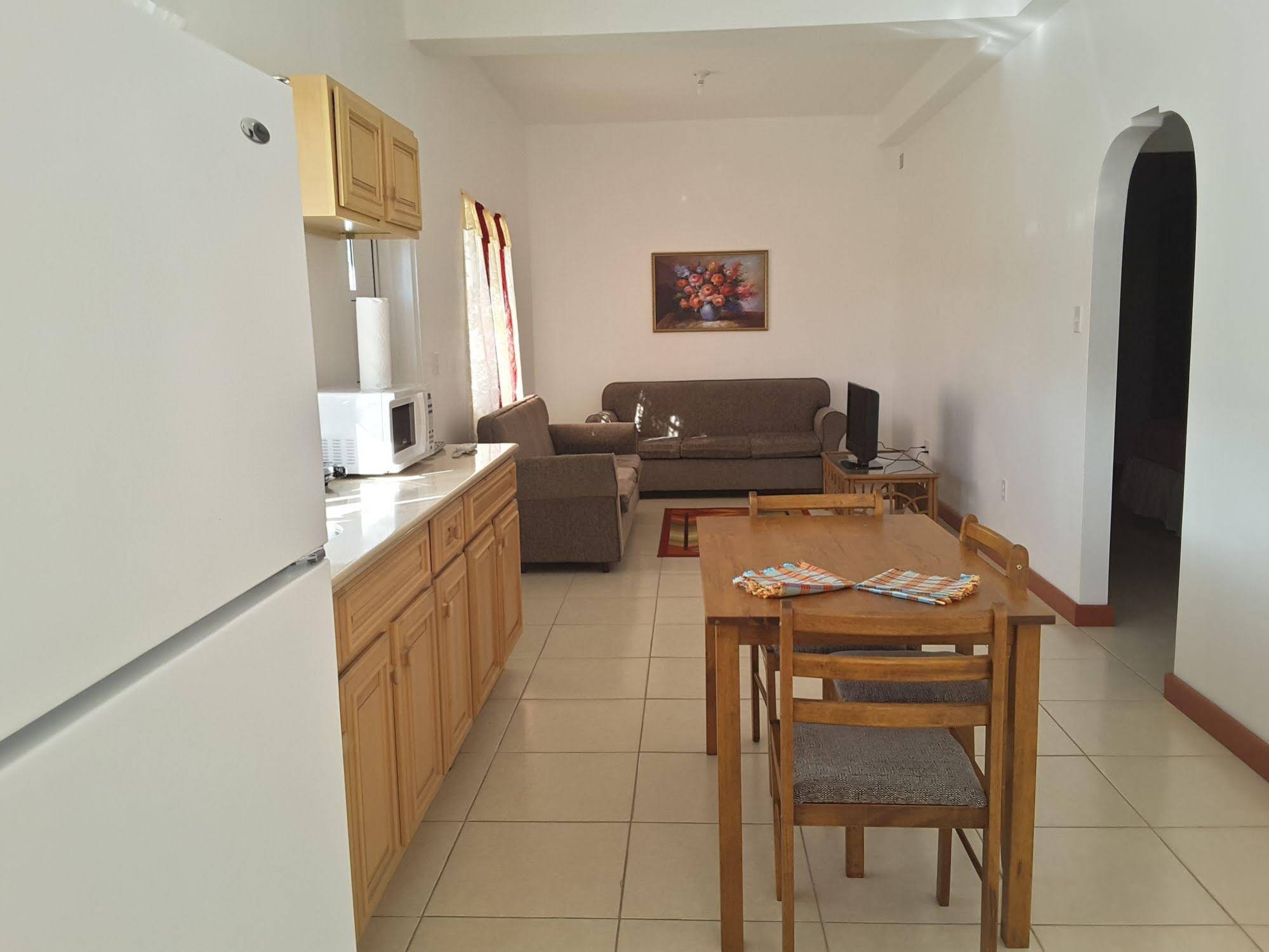 Date Palms Apartments