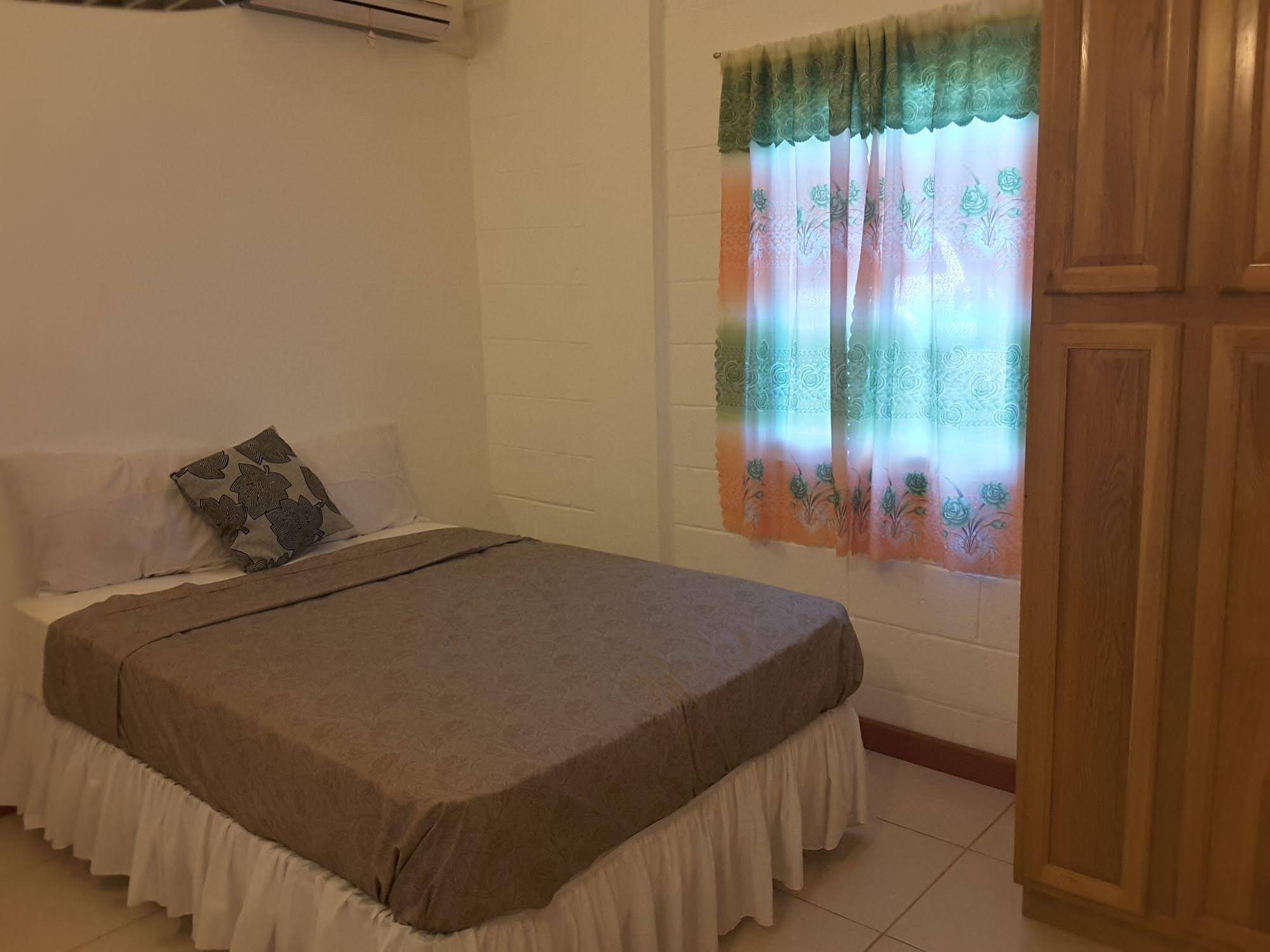 Date Palms Apartments