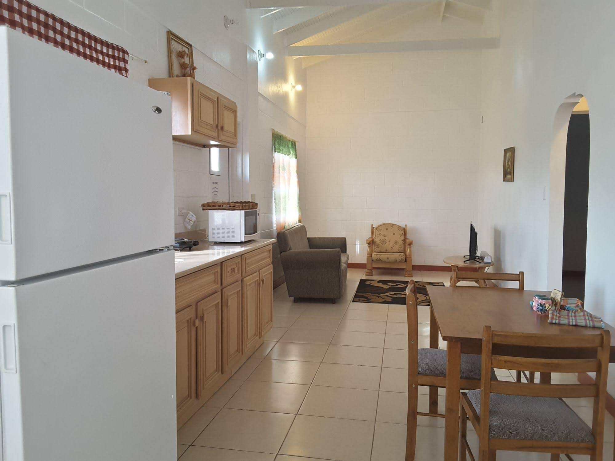 Date Palms Apartments