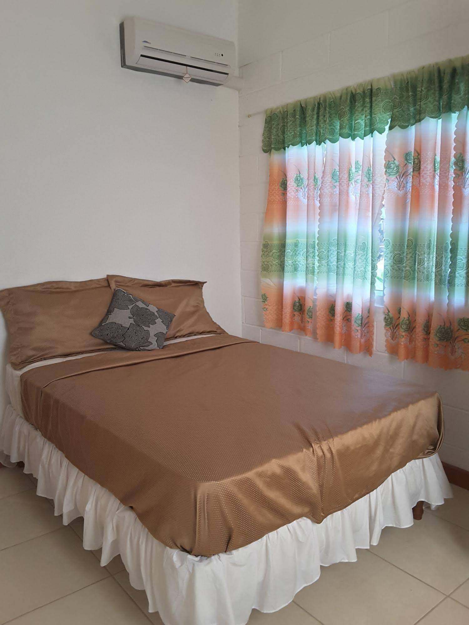 Date Palms Apartments