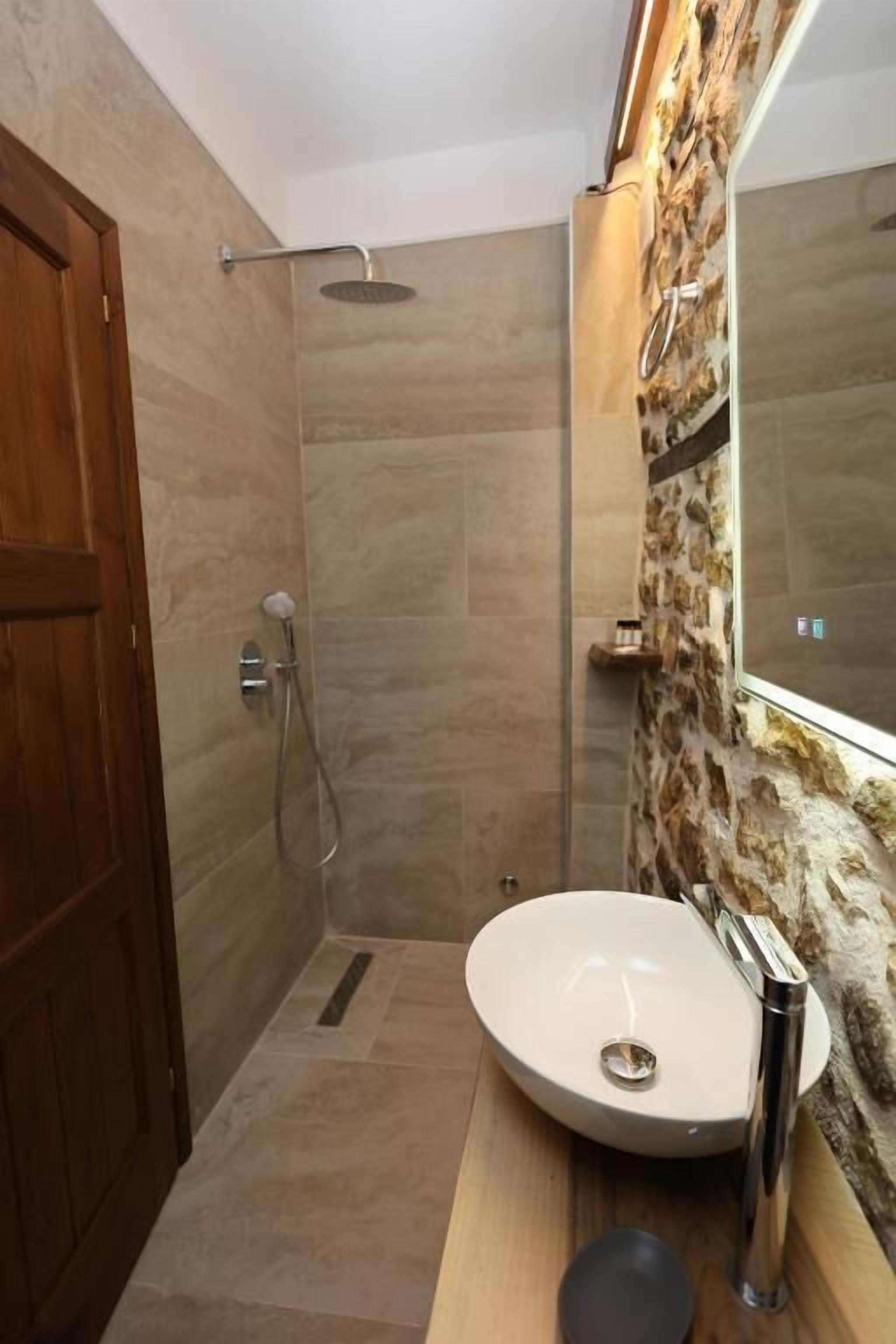 Ador Boutique Hotel