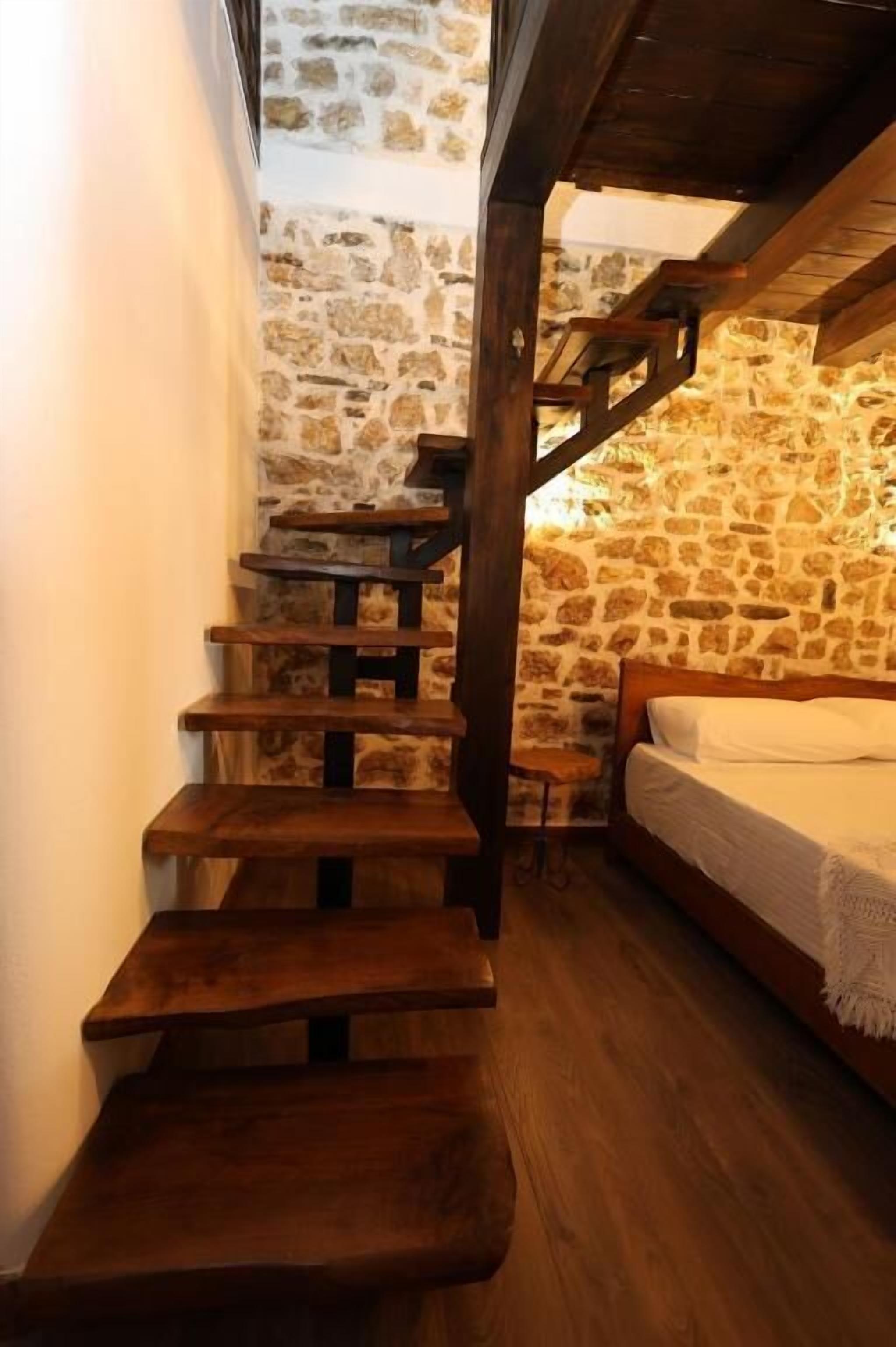 Ador Boutique Hotel