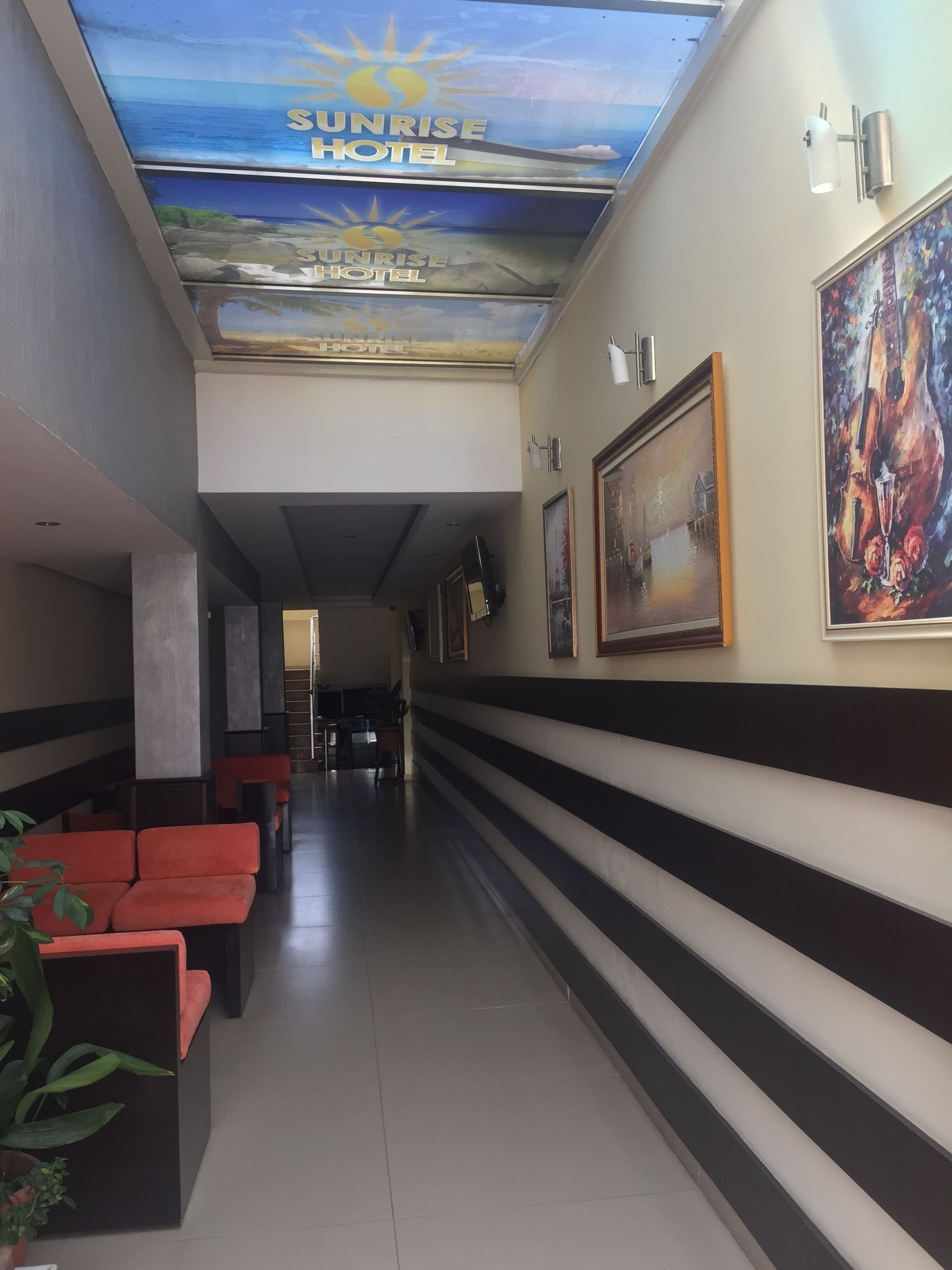 Hotel Sunrise Cameria