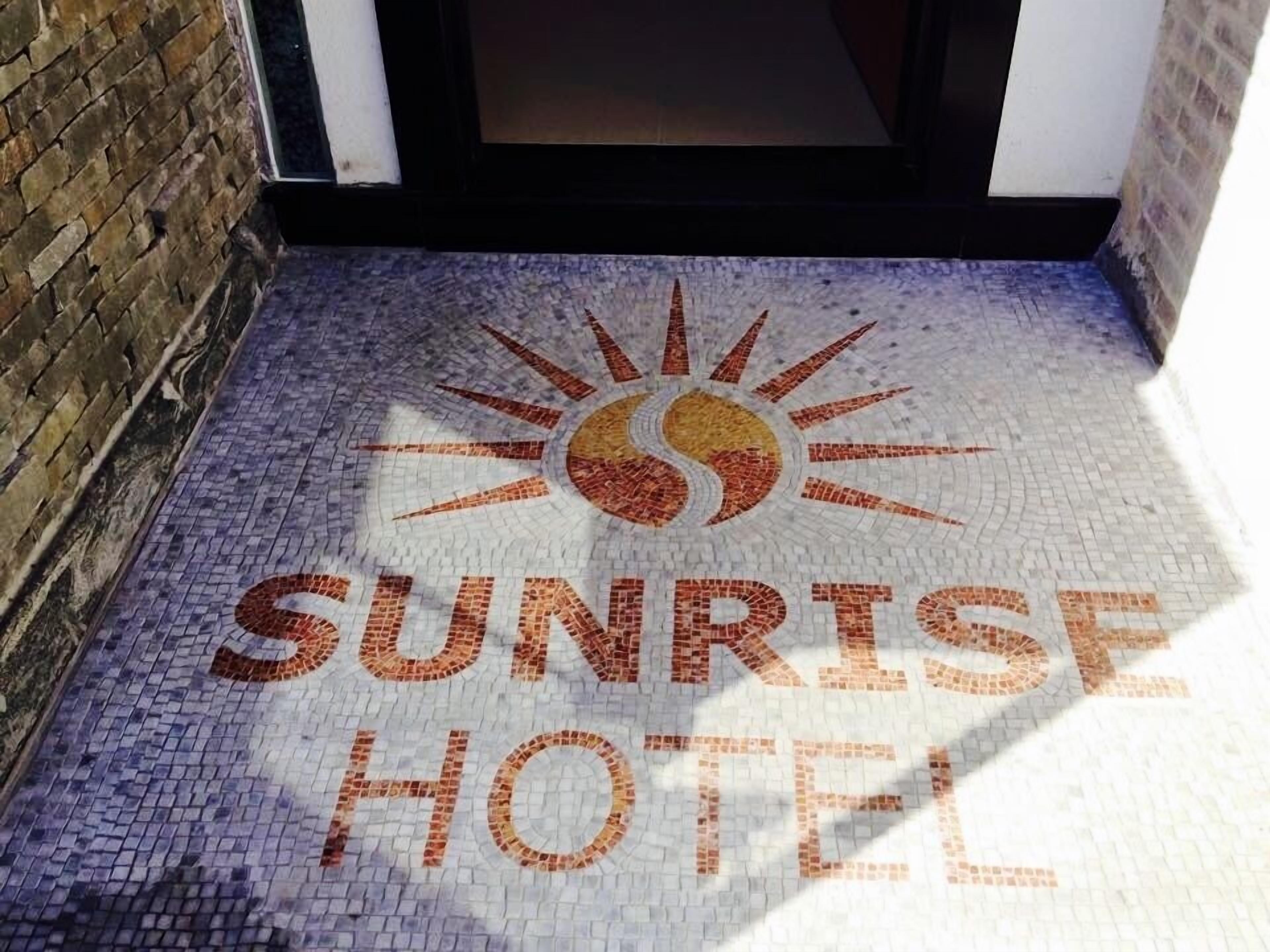 Hotel Sunrise Cameria