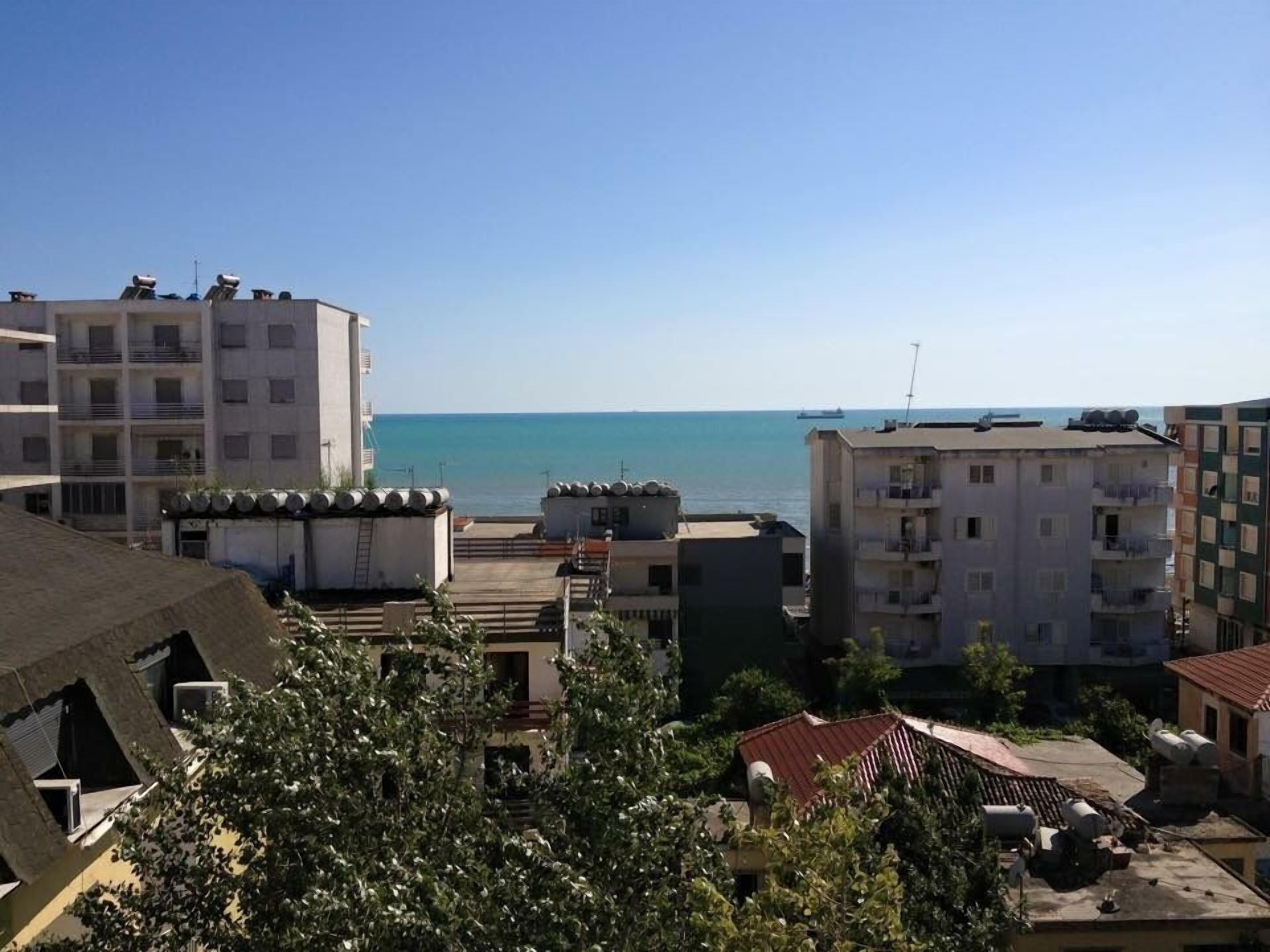 Hotel Sunrise Cameria