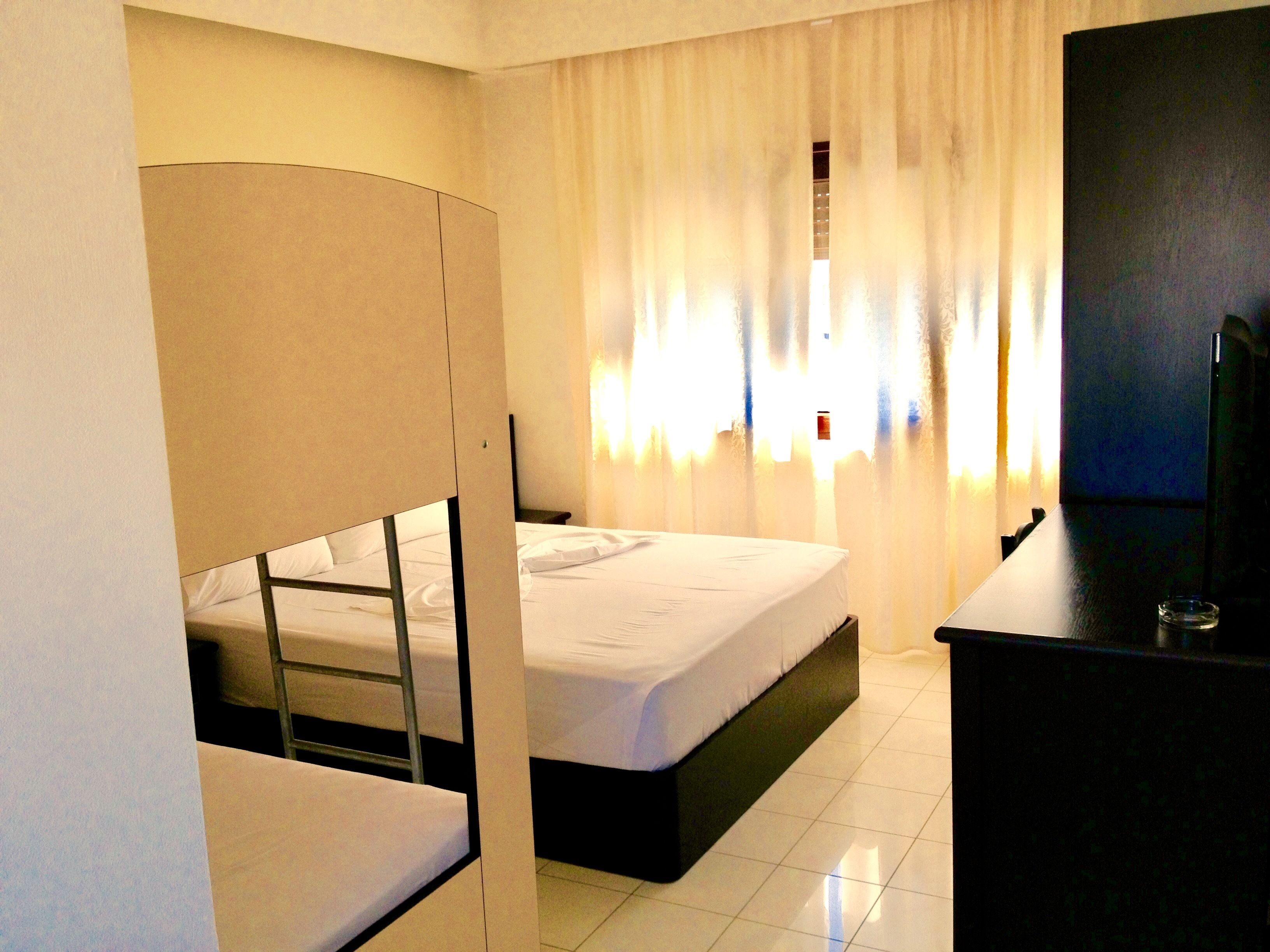 Hotel Sunrise Cameria