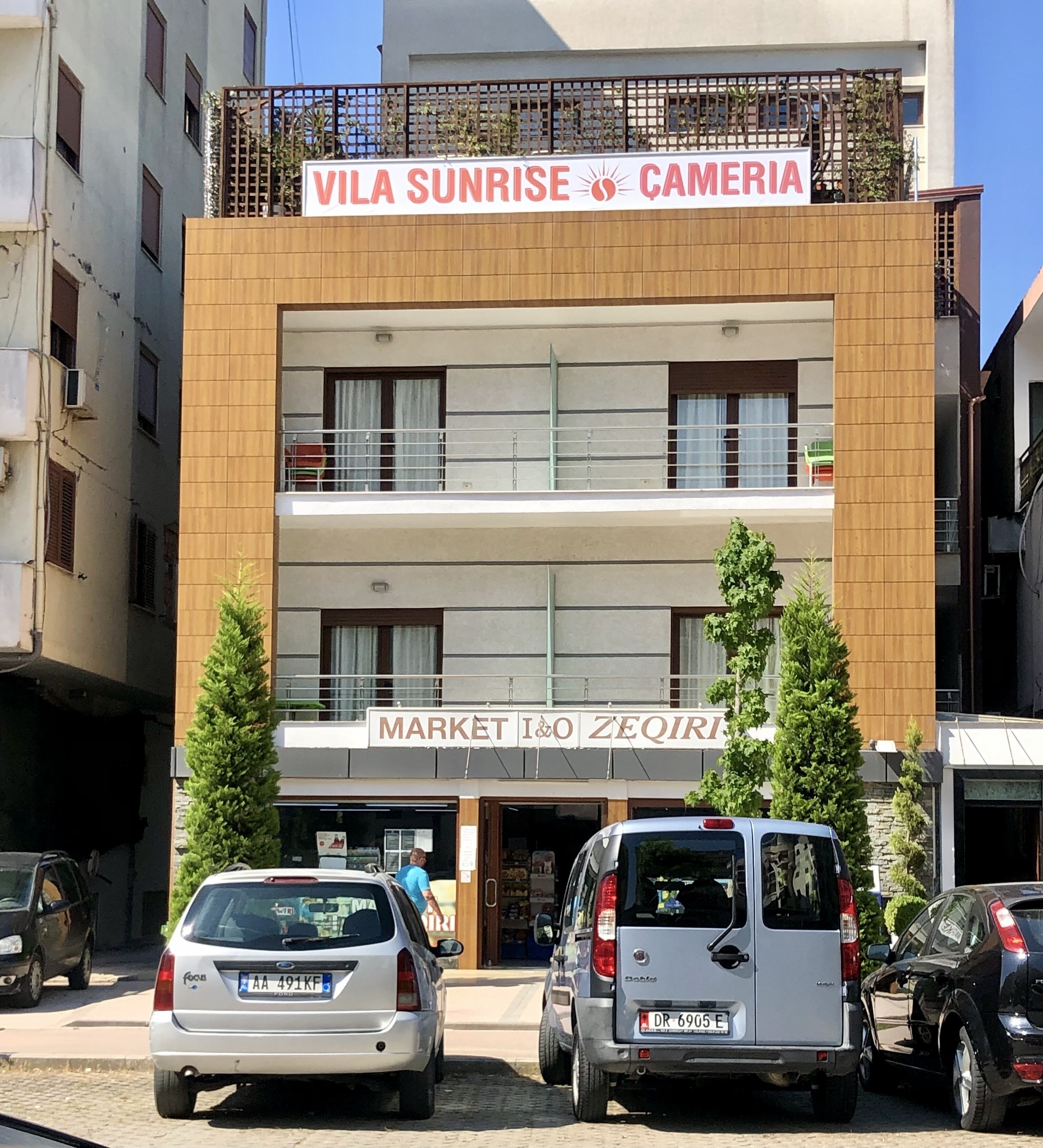 Hotel Sunrise Cameria
