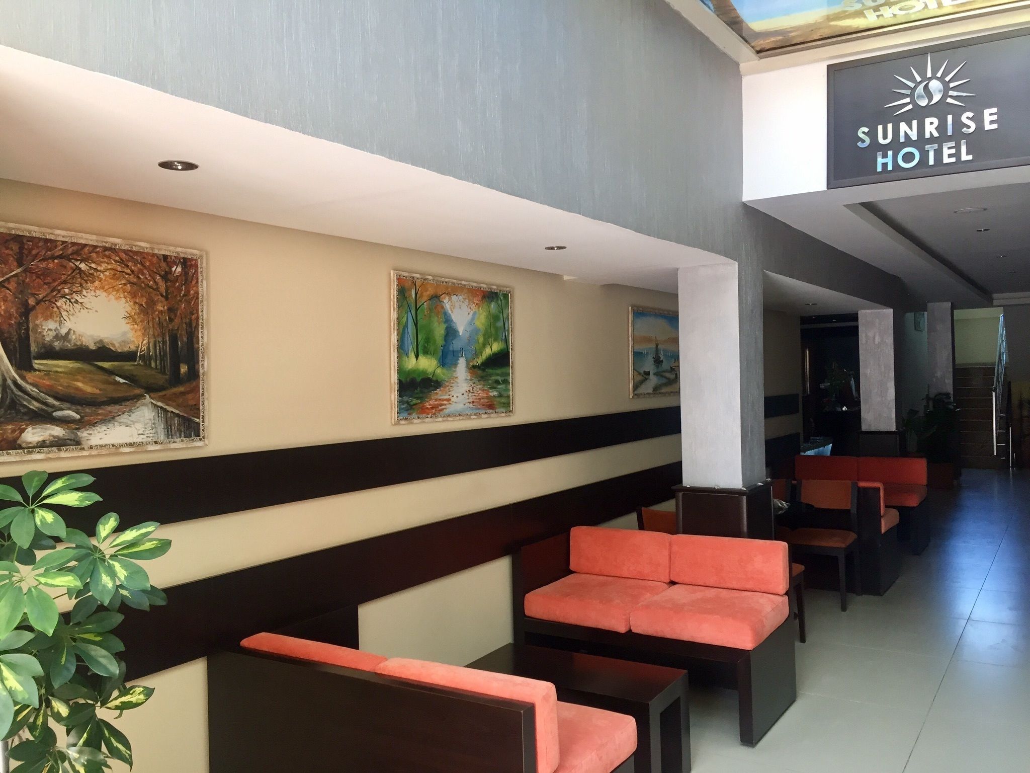 Hotel Sunrise Cameria