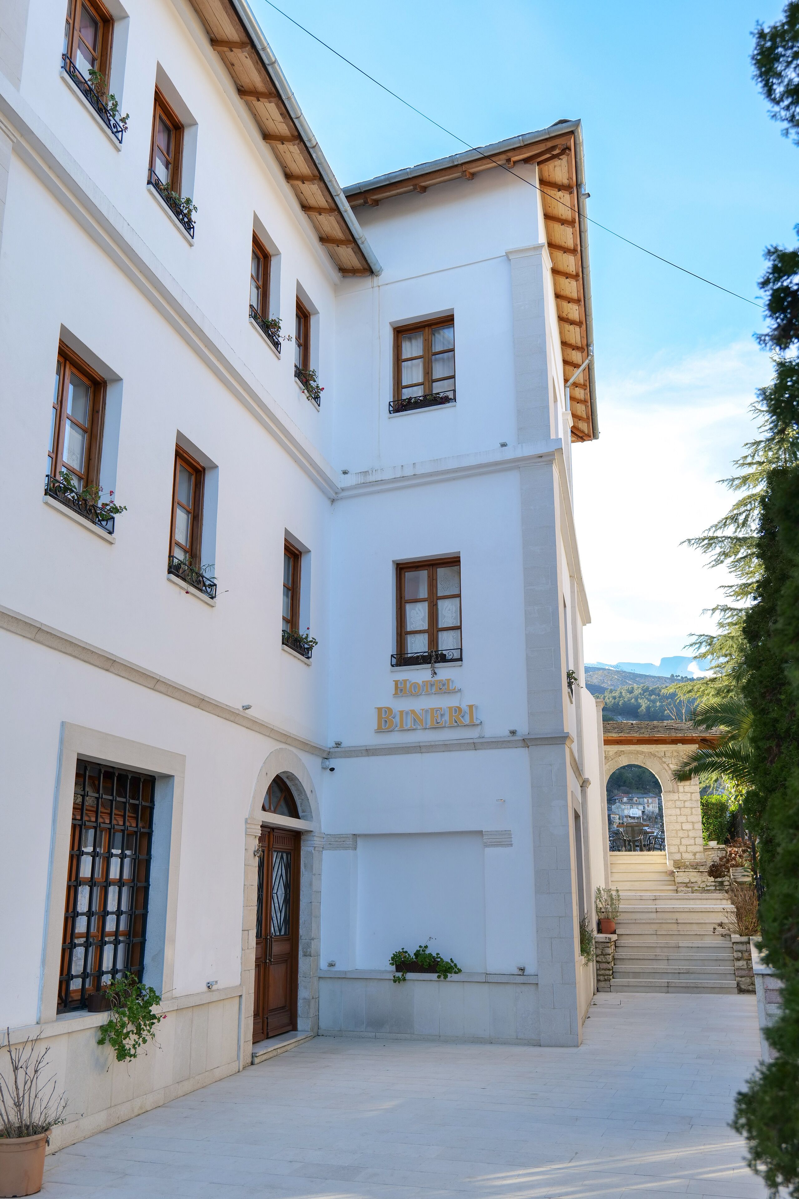 Hotel Bineri
