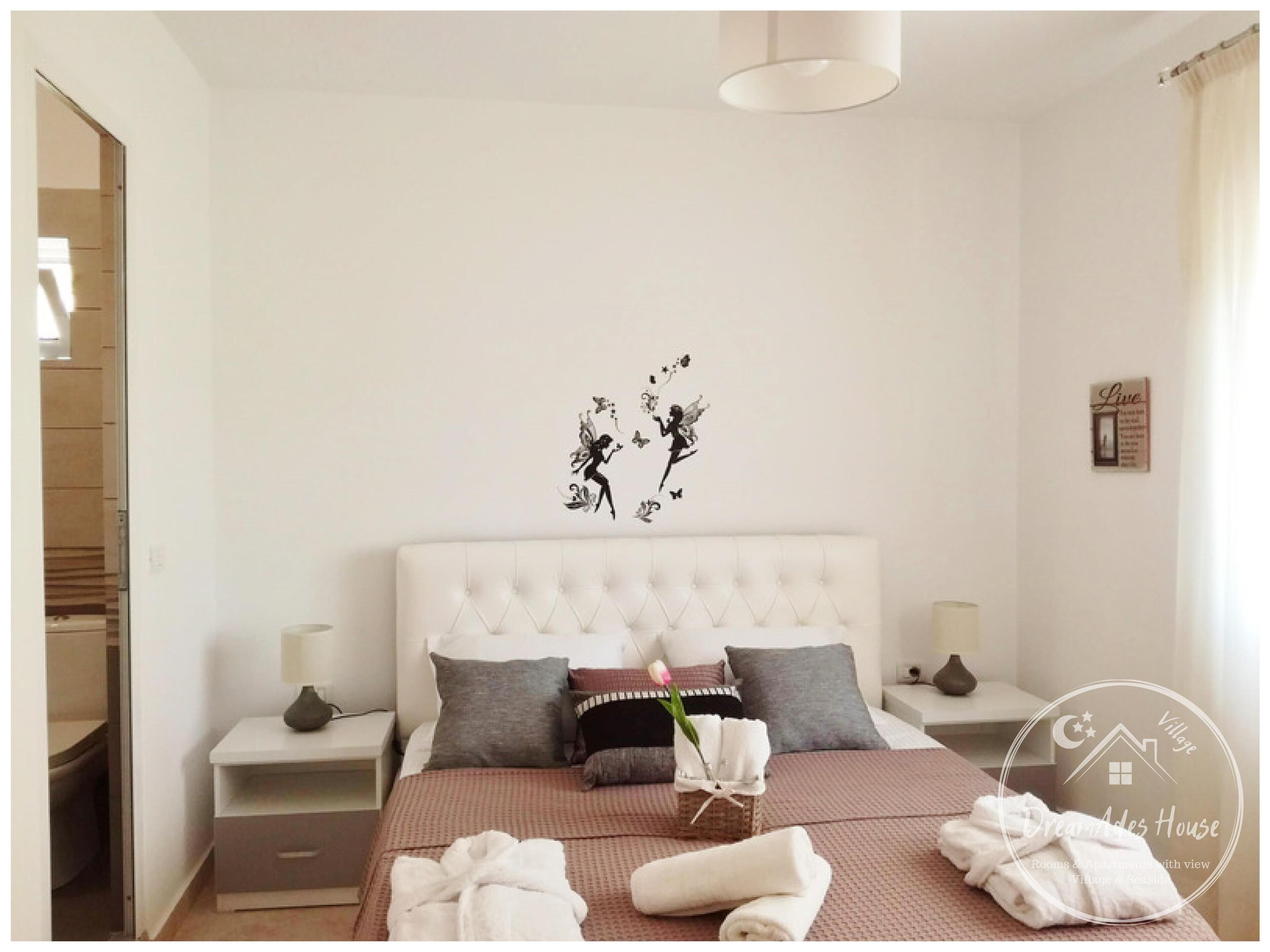 Dreamades House-Village