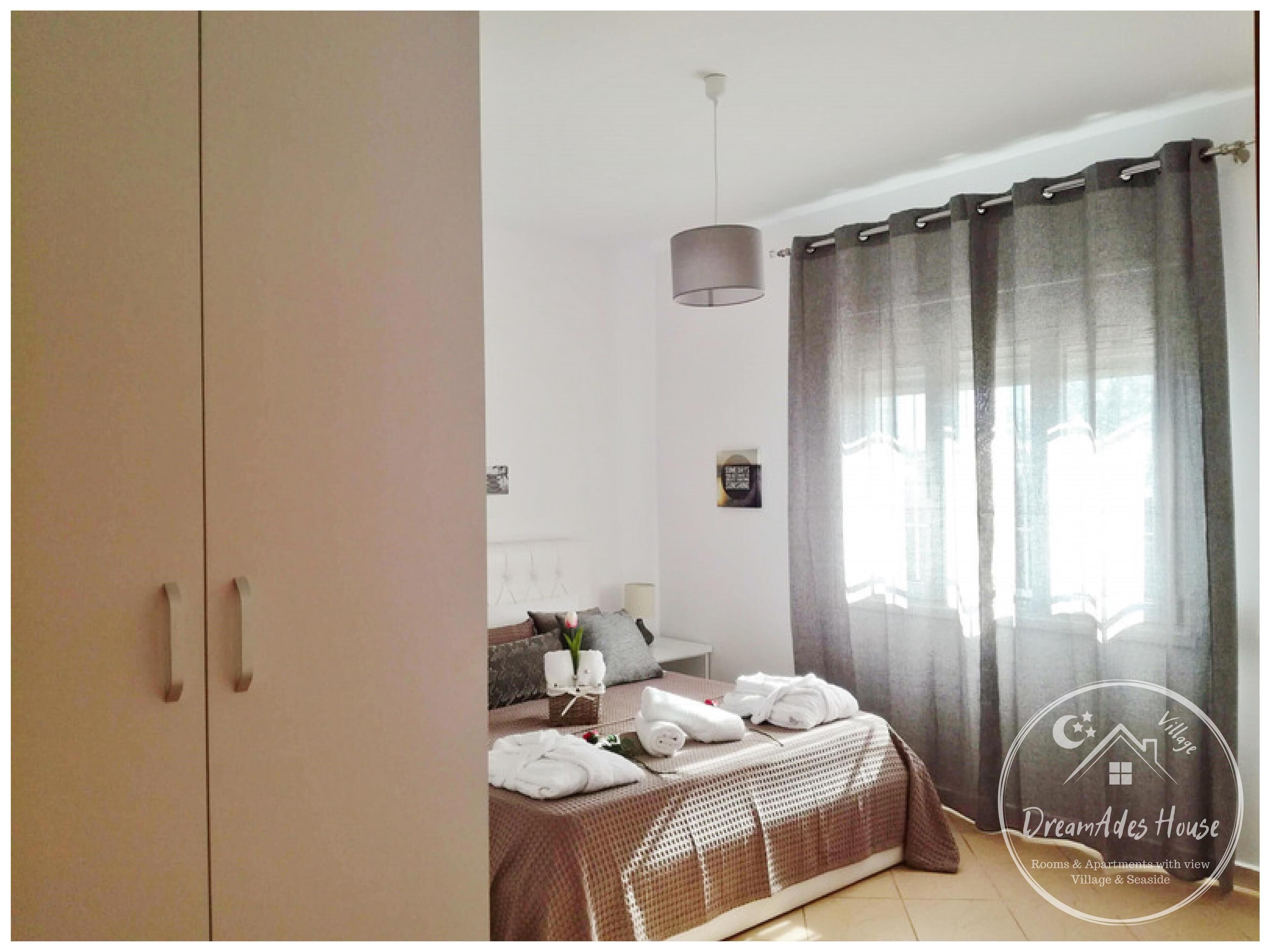 Dreamades House-Village