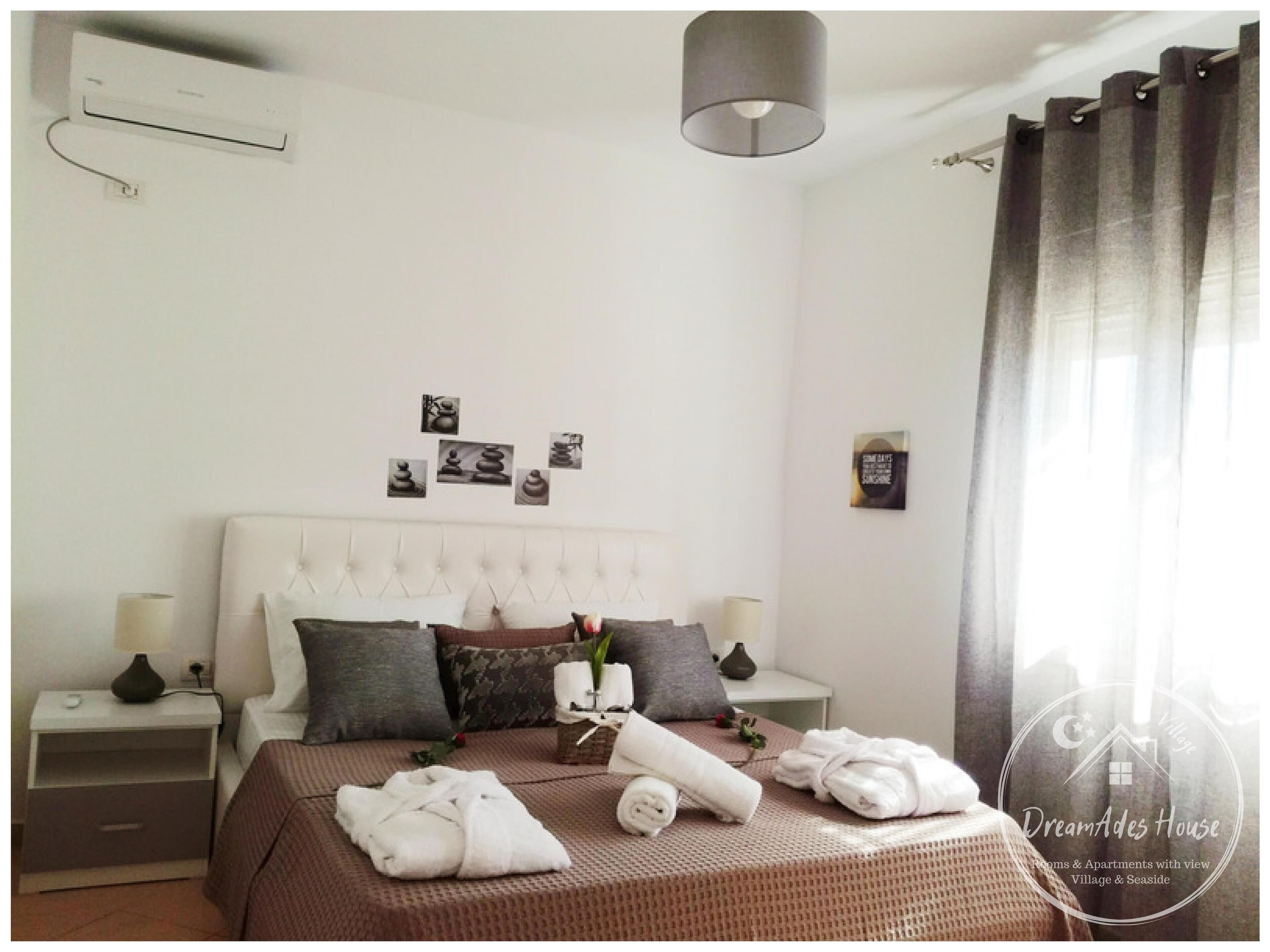 Dreamades House-Village
