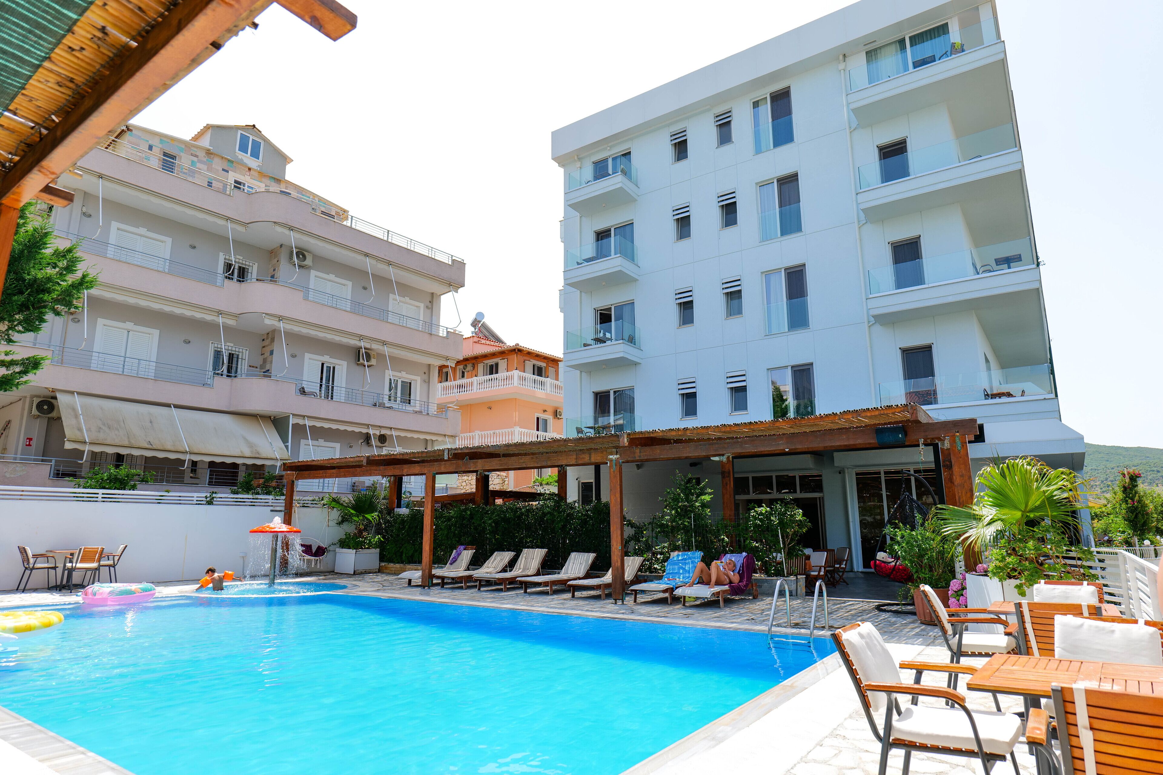 6 Milje Hotel