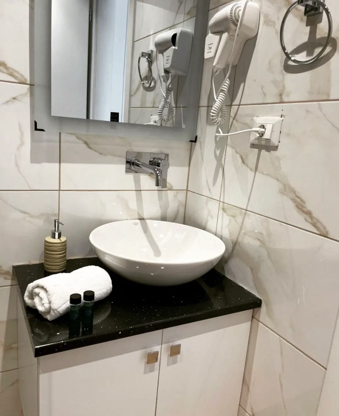 Hotel ABA