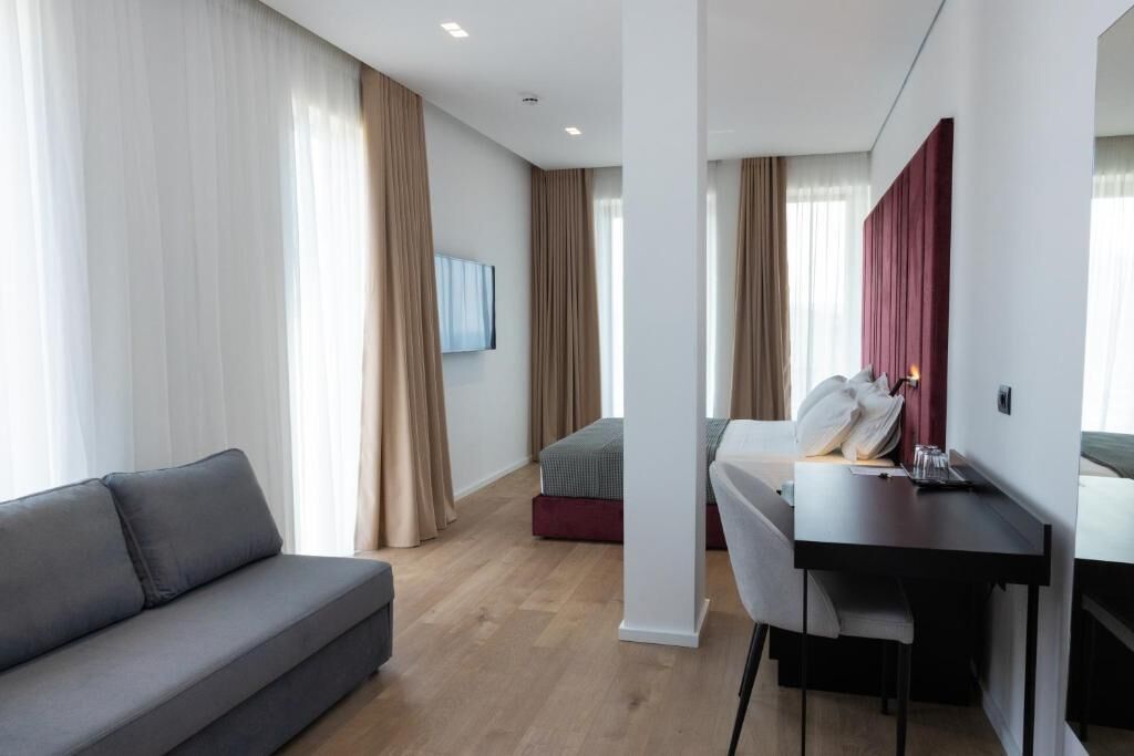 Lans Hotel