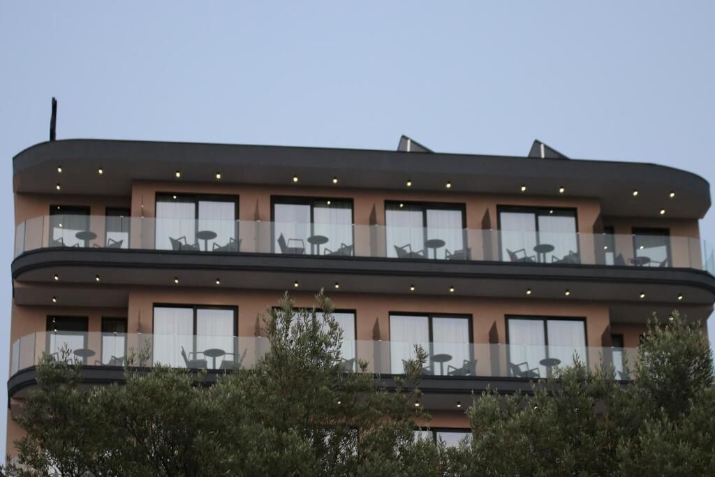 Lans Hotel