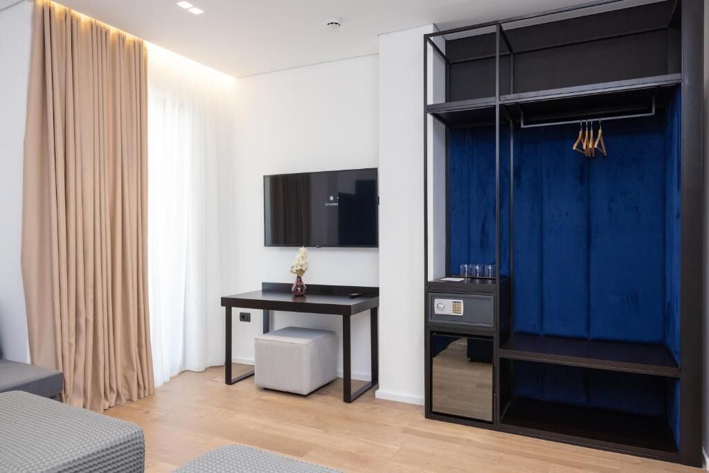 Lans Hotel