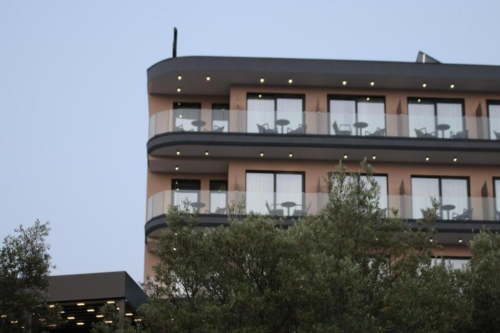 Lans Hotel