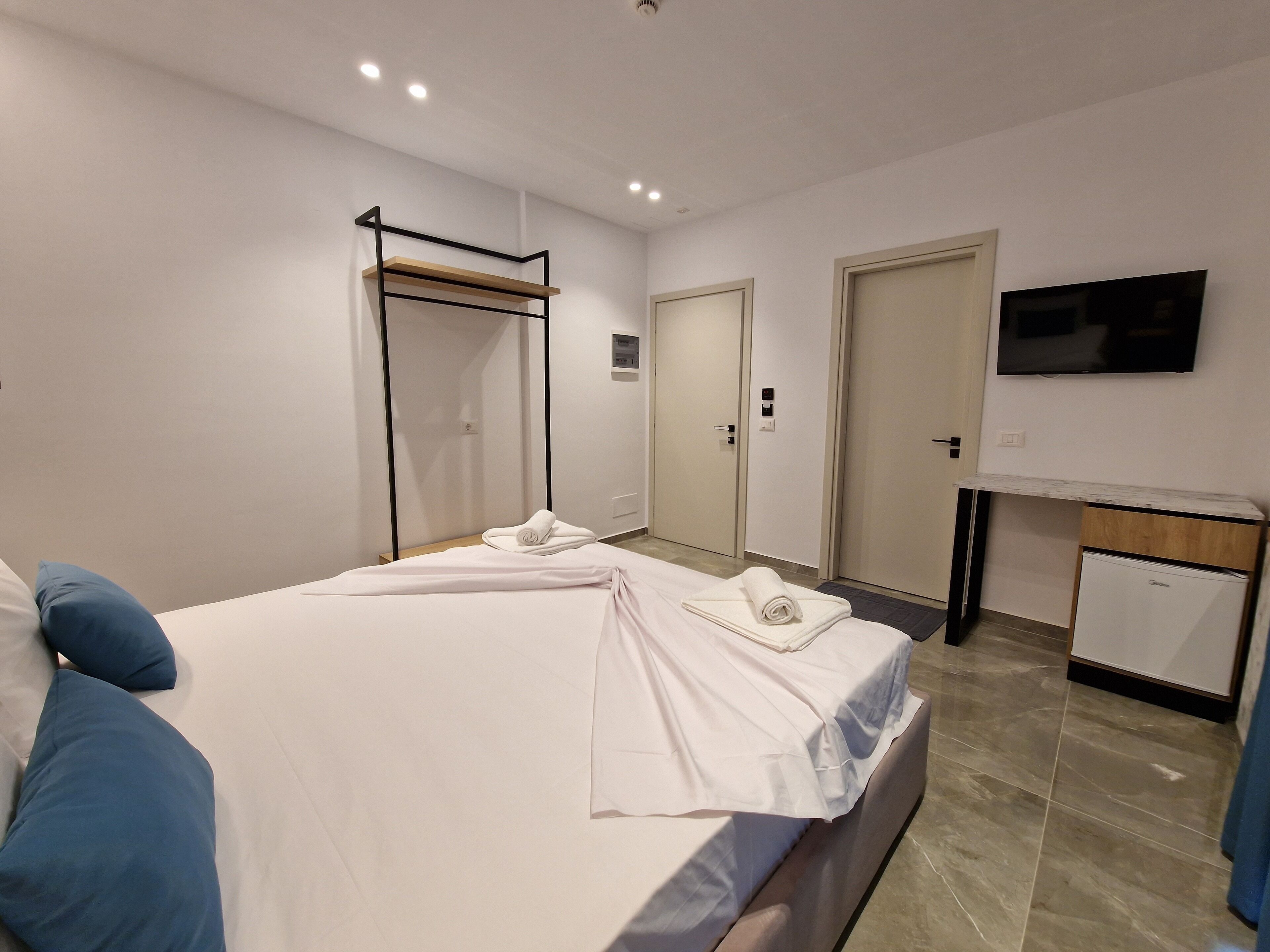 Monel Hotel