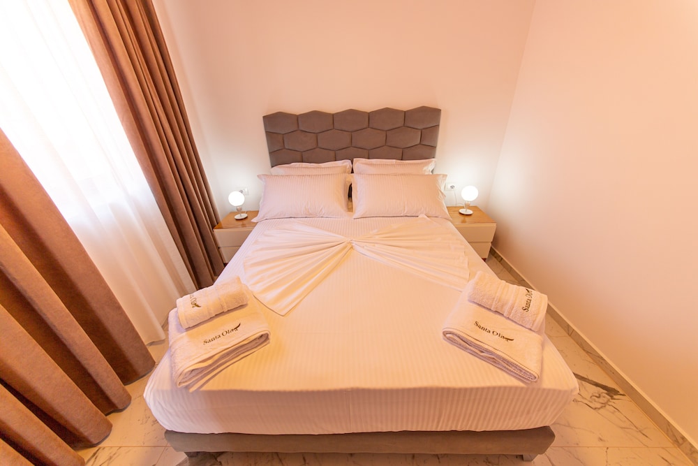 Santa Oliva Suites