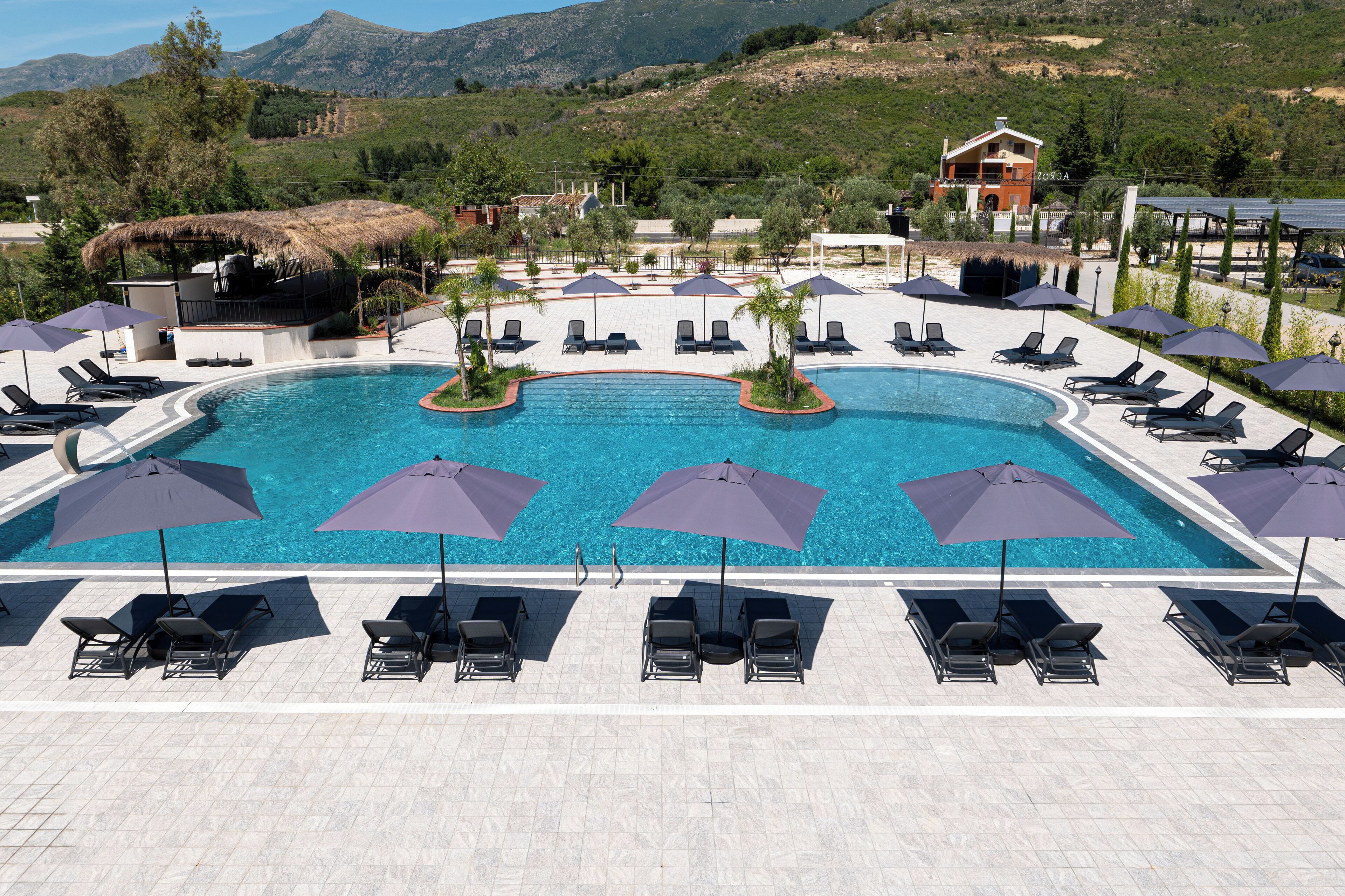 Acros Resort