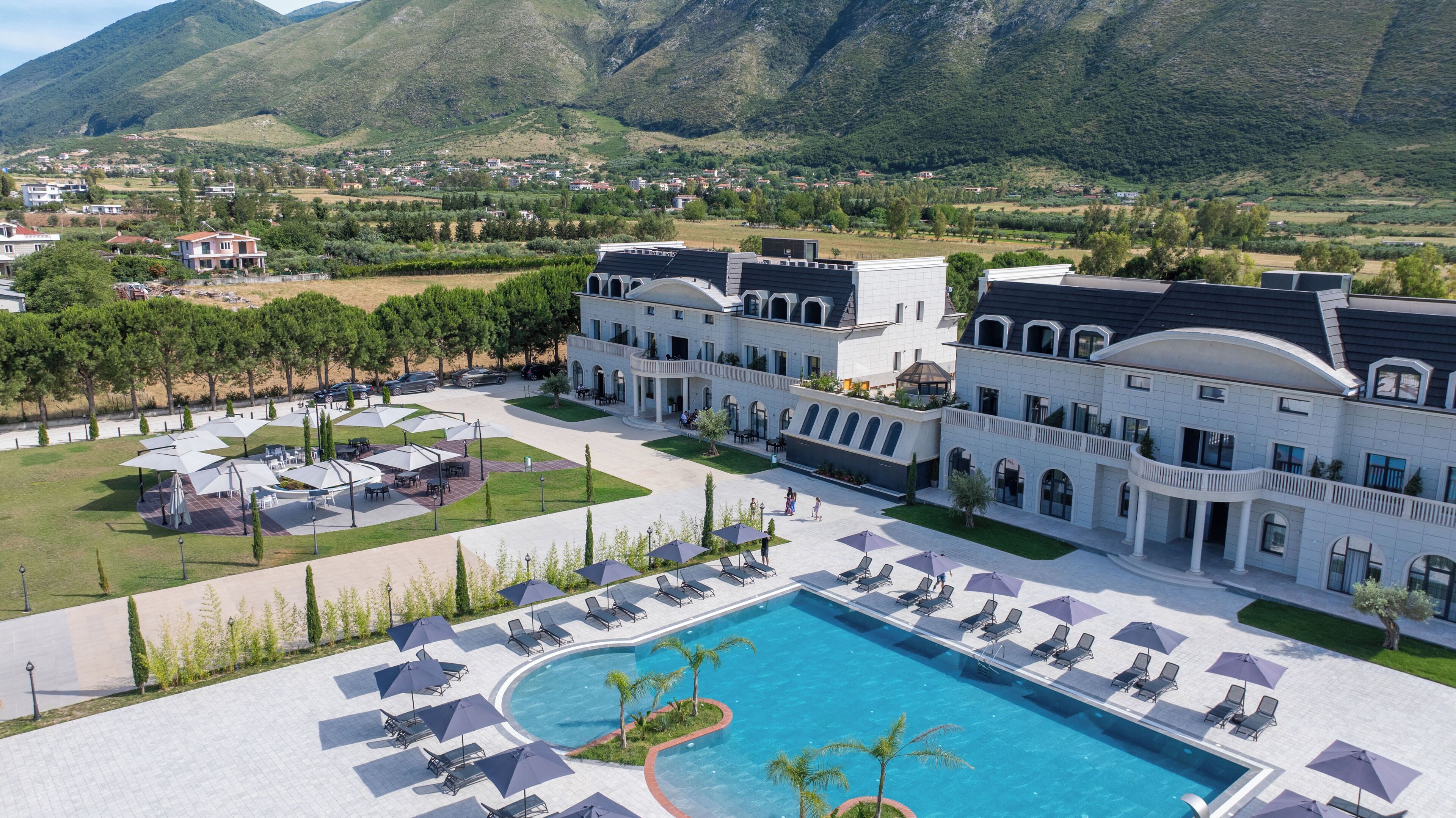 Acros Resort