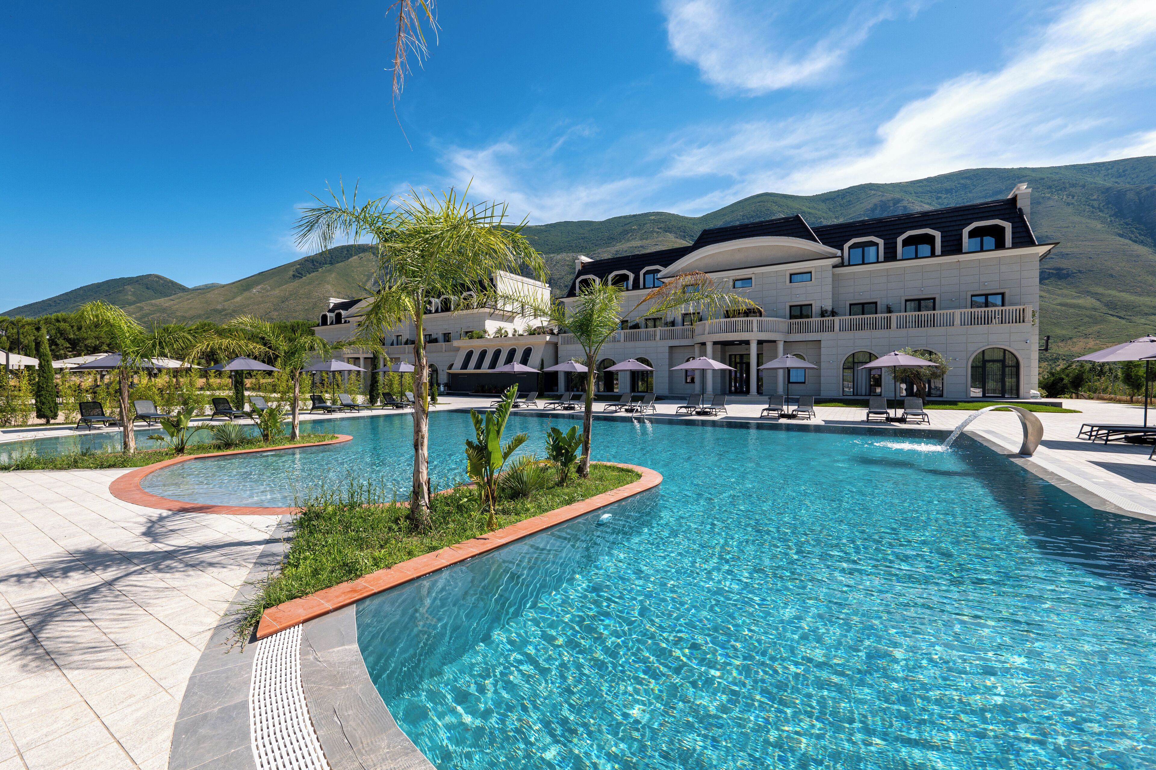 Acros Resort
