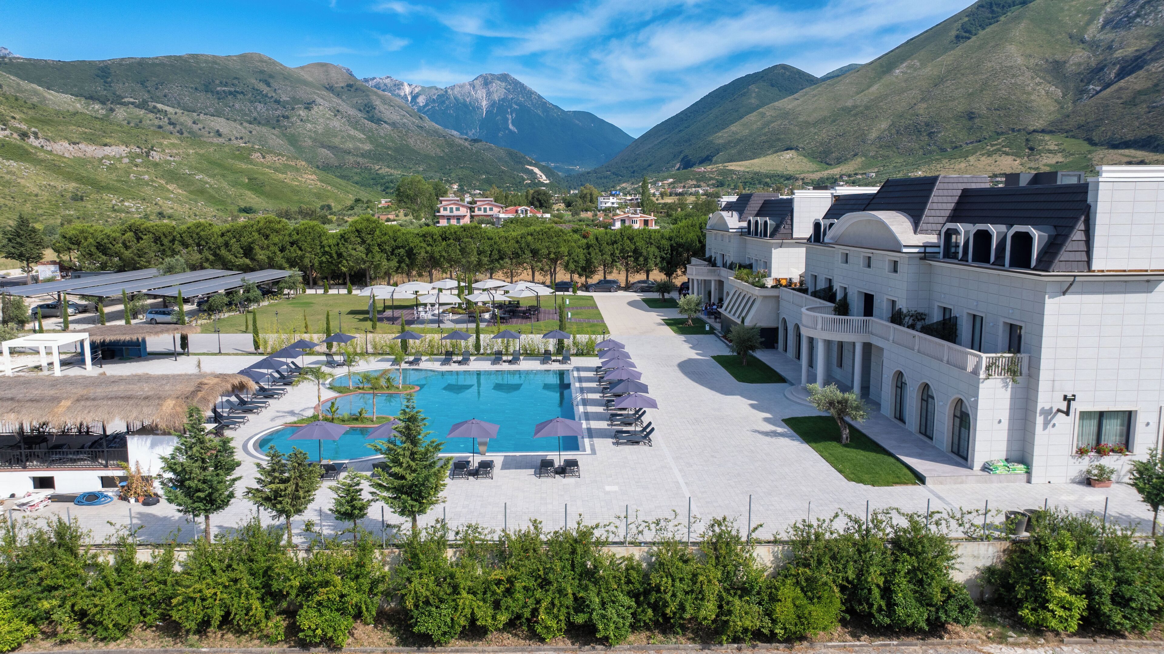 Acros Resort
