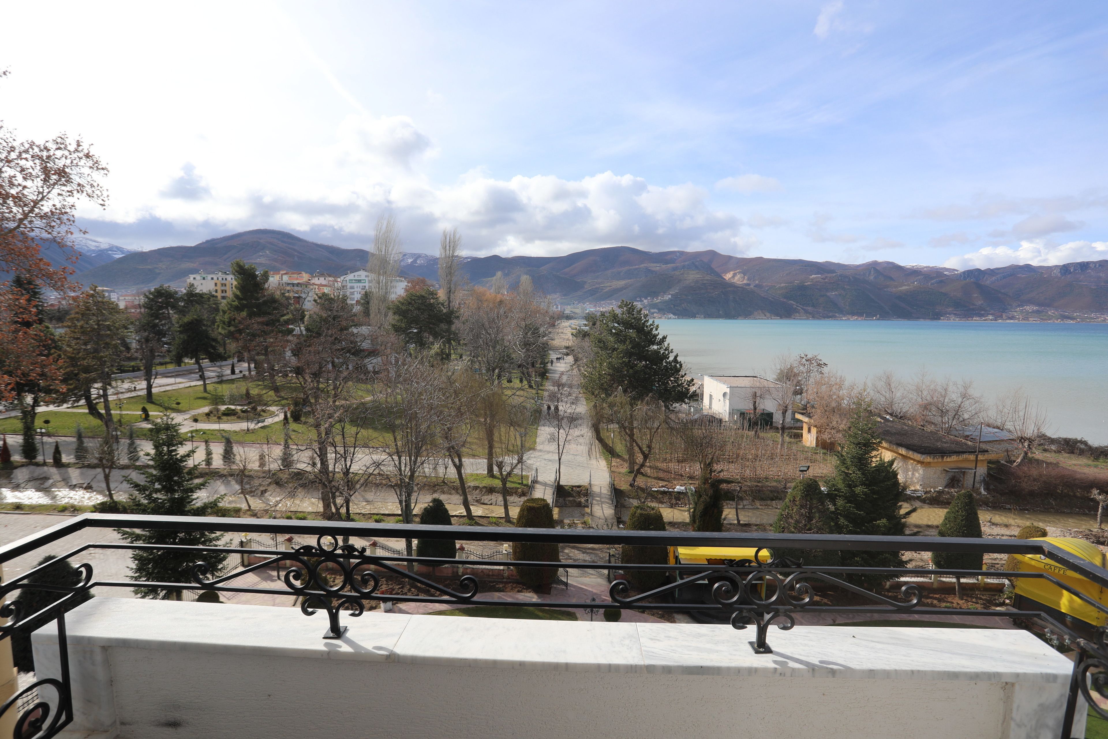 Hotel 1 Maji