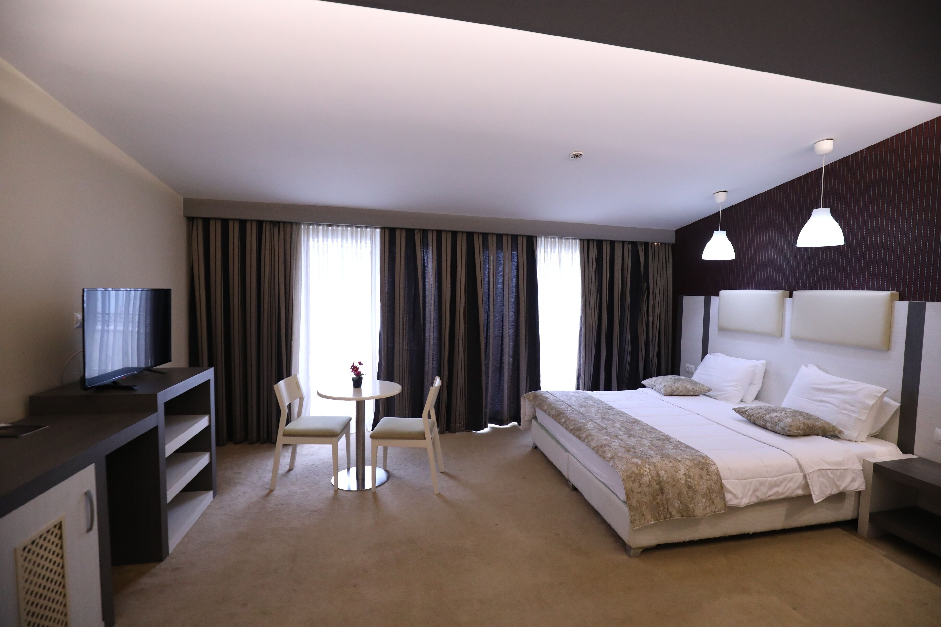 Hotel 1 Maji