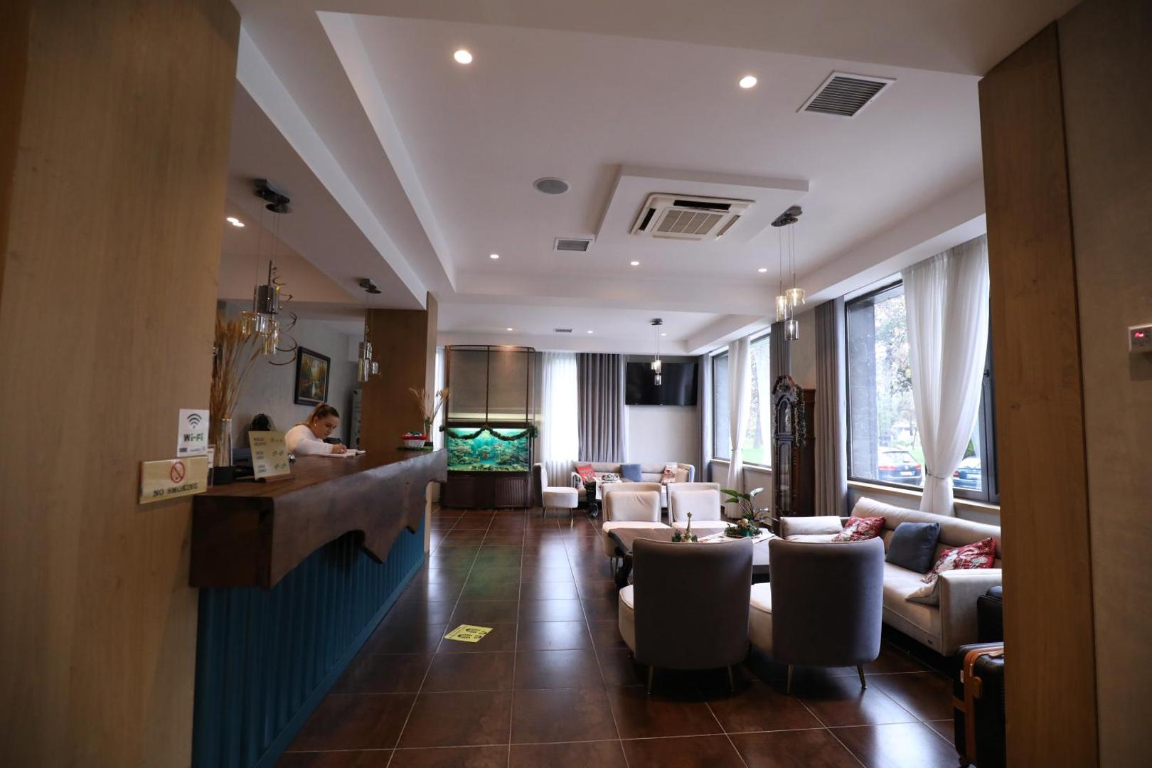 Hotel 1 Maji