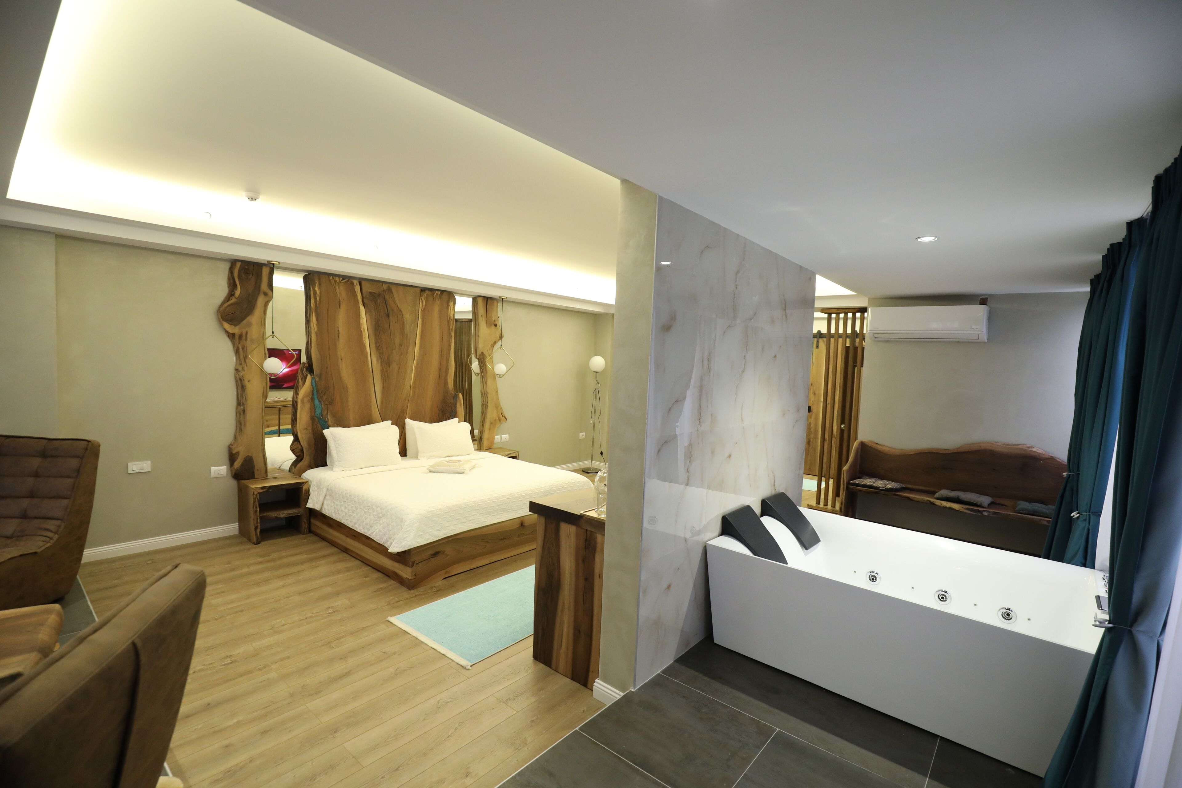 Hotel 1 Maji