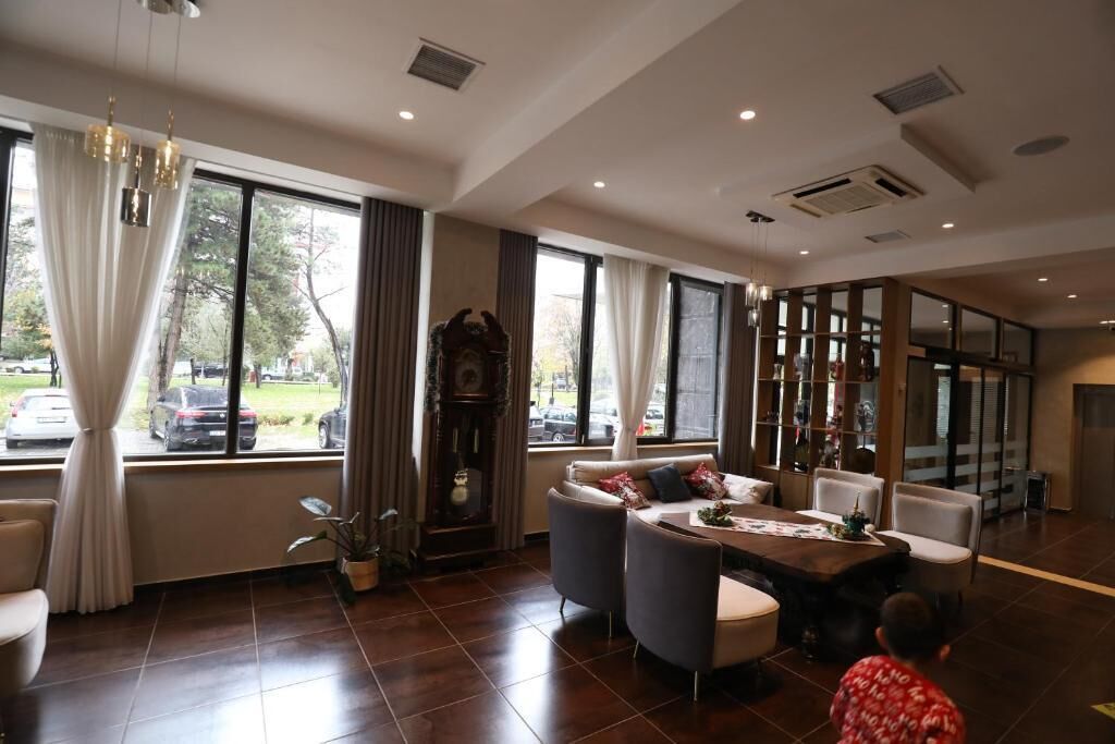 Hotel 1 Maji