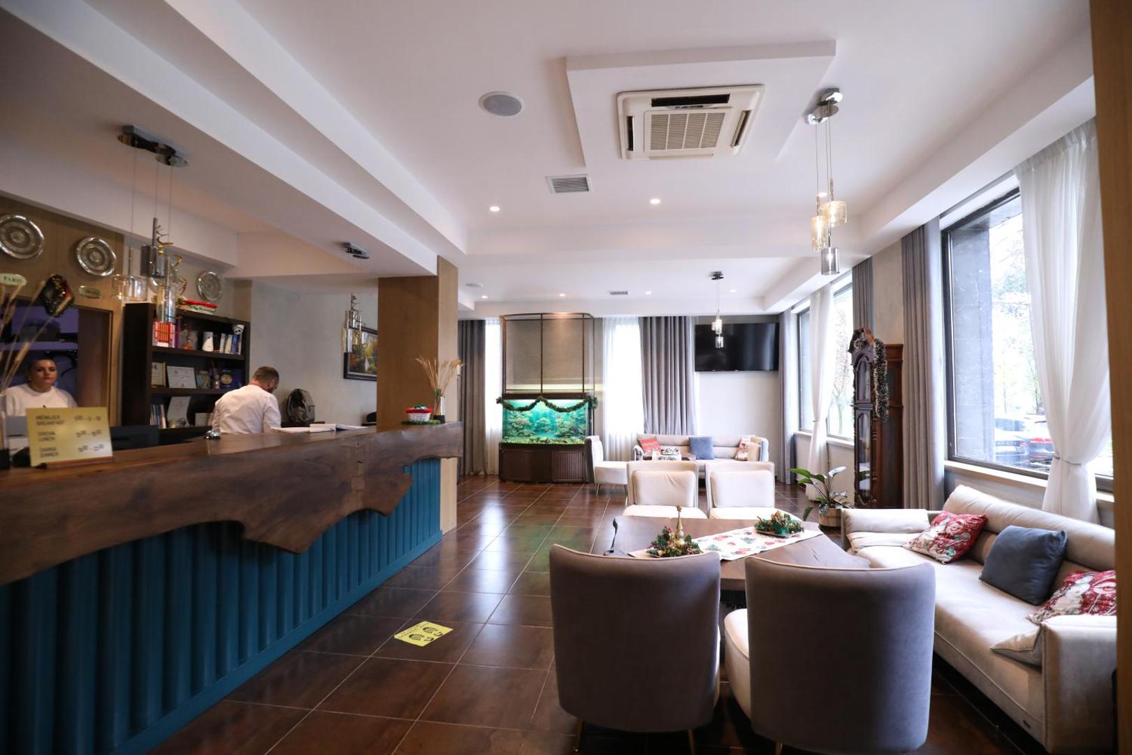 Hotel 1 Maji