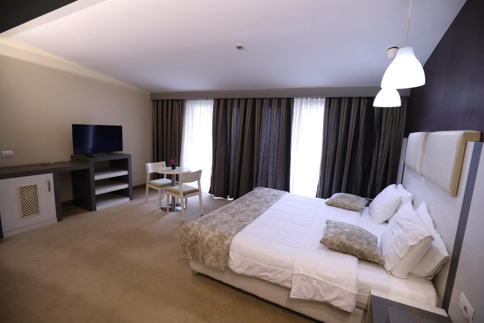 Hotel 1 Maji