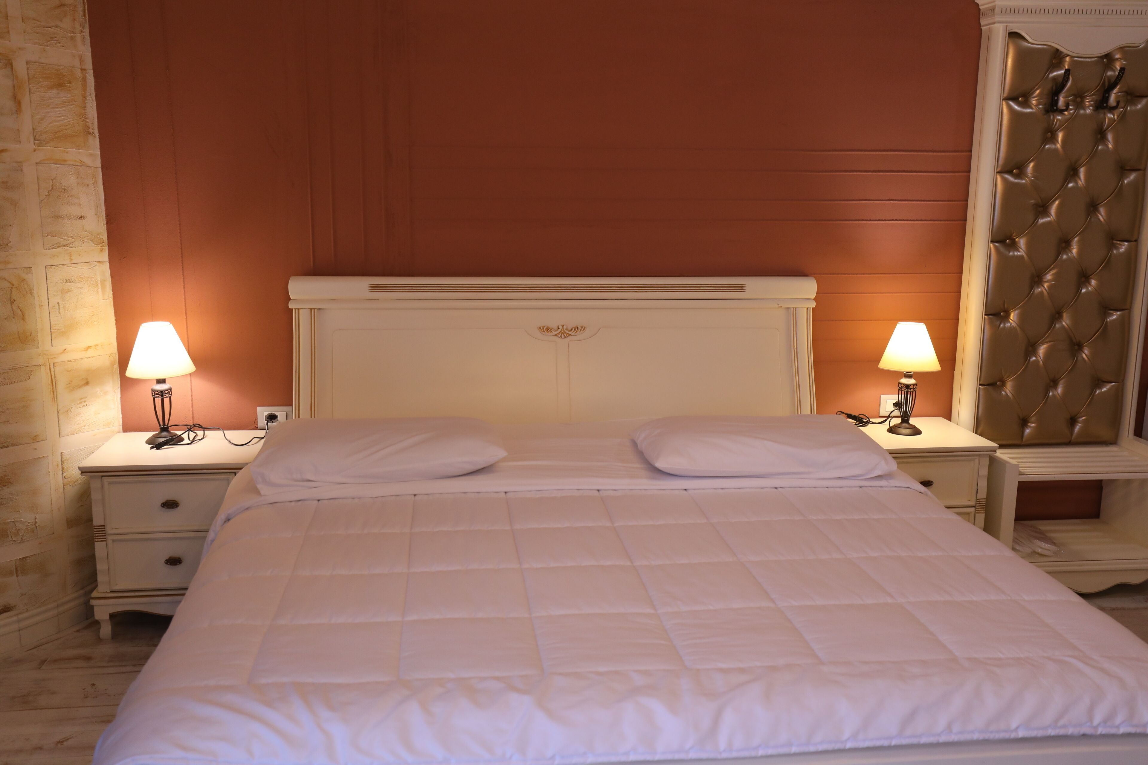 Hotel 1 Maji