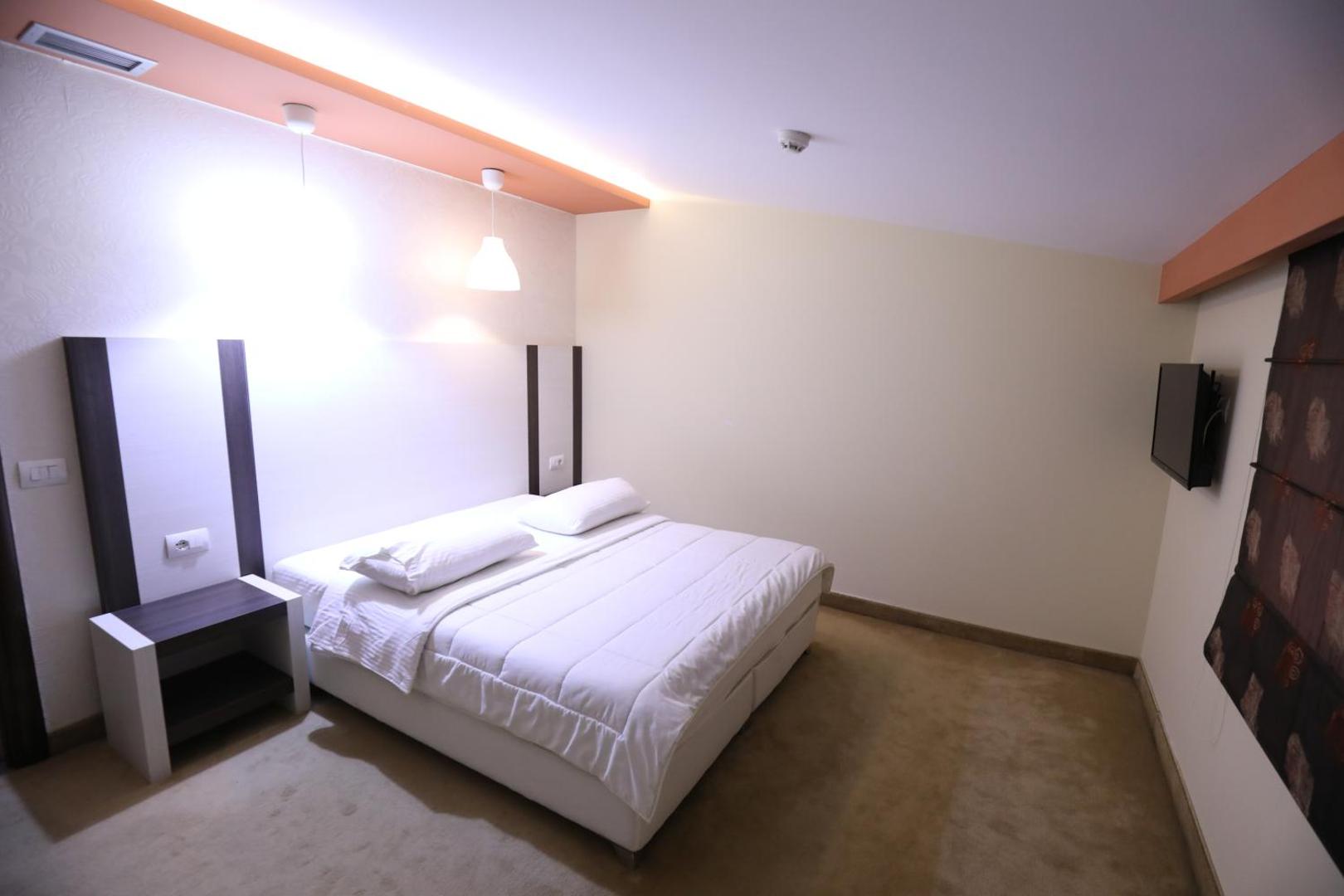 Hotel 1 Maji