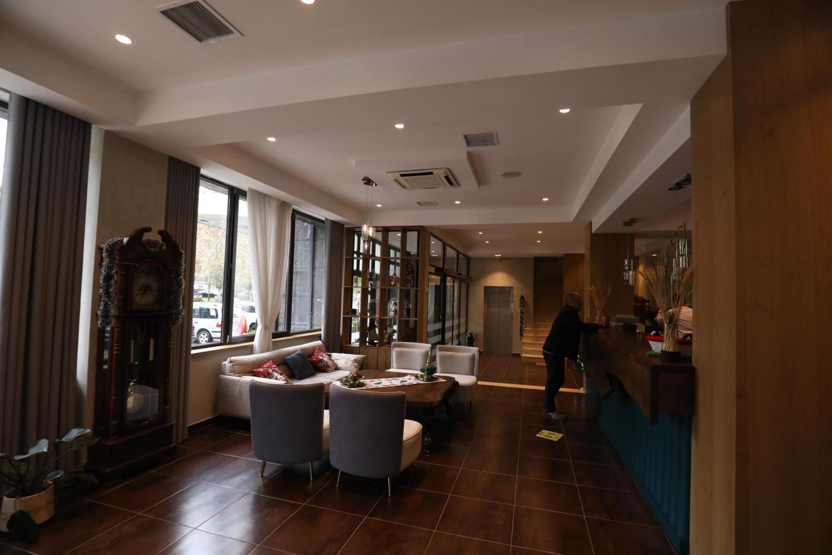 Hotel 1 Maji